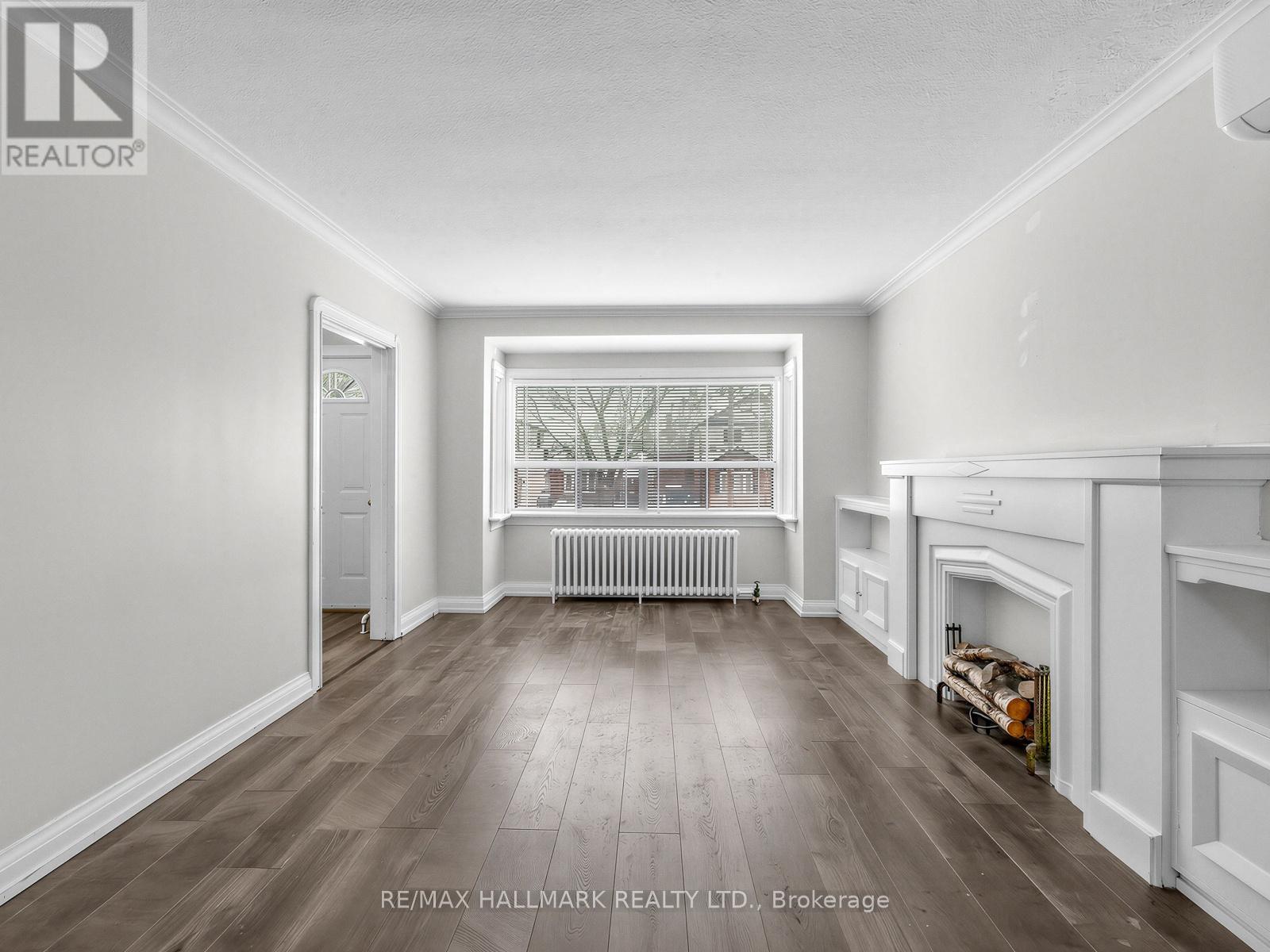 18 Roblin Avenue, Toronto, Ontario  M4C 3P8 - Photo 4 - E12790492