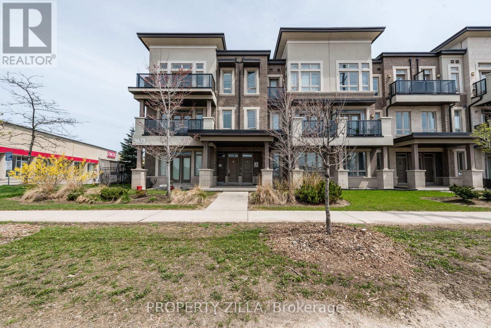 2 - 9621 JANE STREET, Vaughan, Ontario