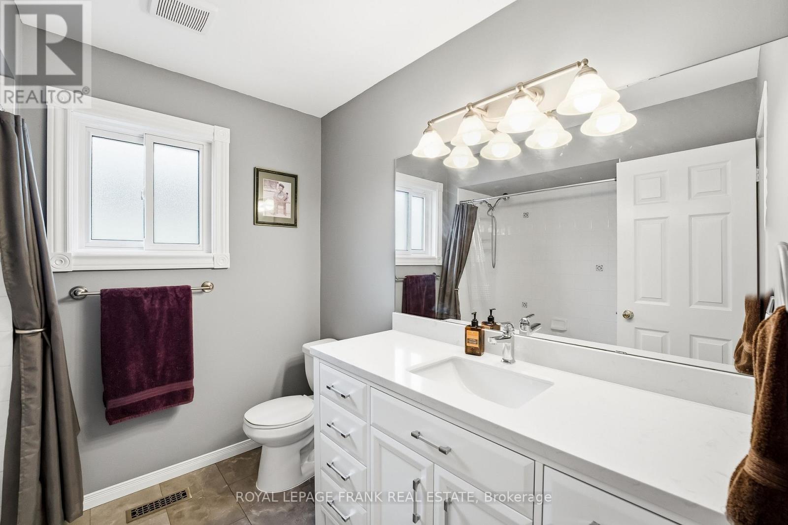 63 Farncomb Crescent, Clarington, Ontario  L1C 4L8 - Photo 20 - E12700392