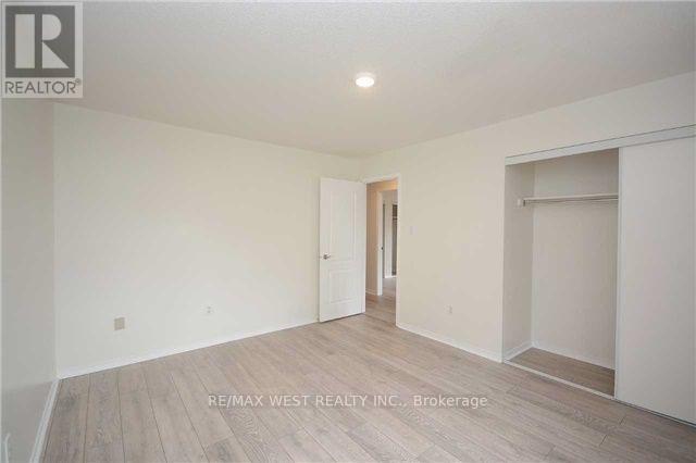 5758 Greensboro Drive, Mississauga, Ontario  L5M 5T8 - Photo 17 - W12790490