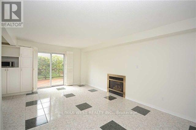 5758 Greensboro Drive, Mississauga, Ontario  L5M 5T8 - Photo 7 - W12790490