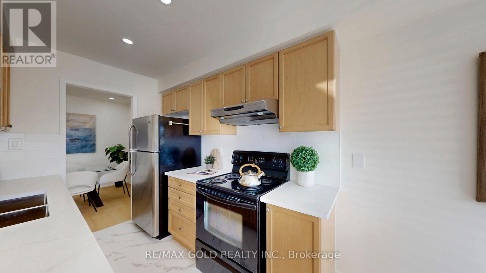 26 Applegrove Court, Brampton, Ontario  L6R 2Y8 - Photo 11 - W12714312