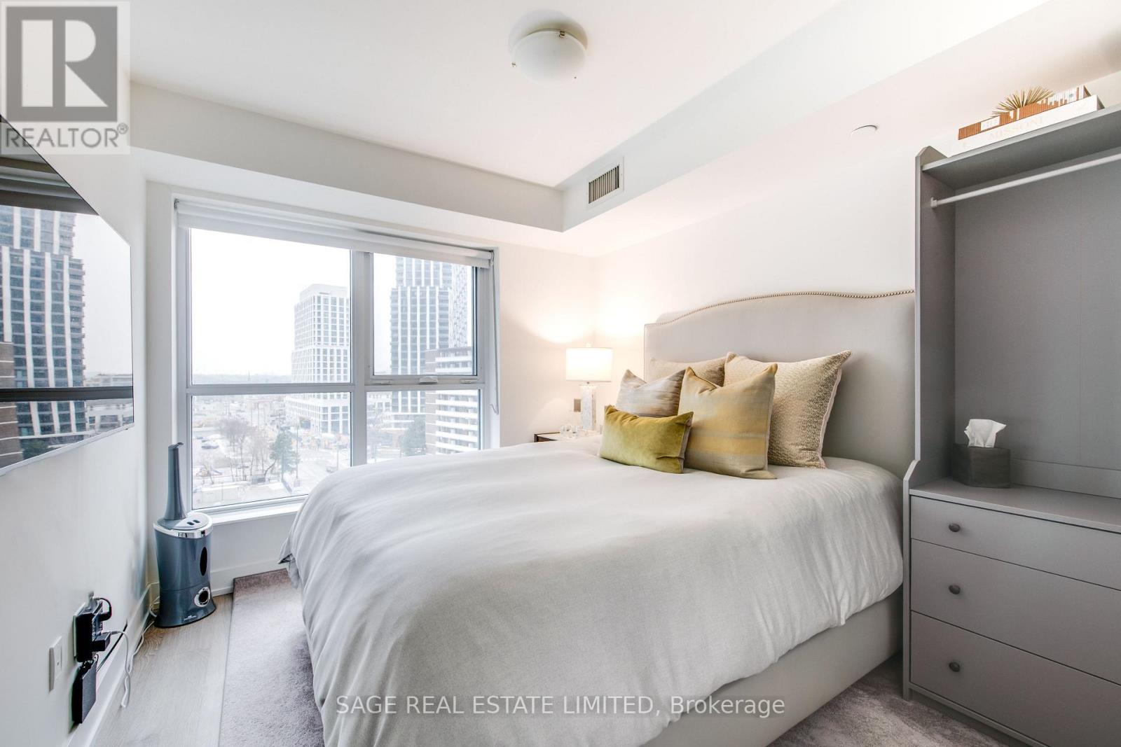 834 - 5 MABELLE AVENUE, Toronto, Ontario