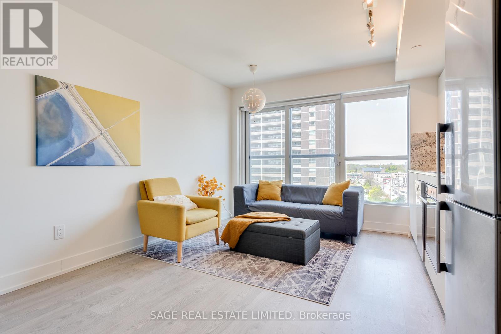 834 - 5 Mabelle Avenue, Toronto, Ontario  M9A 0C8 - Photo 2 - W12749104