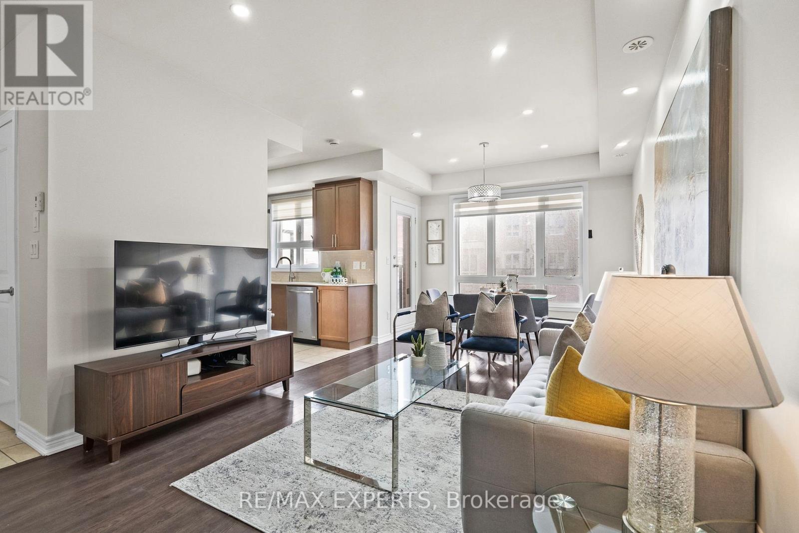 16 - 125 Kayla Crescent, Vaughan, Ontario  L6A 4G5 - Photo 9 - N12790538