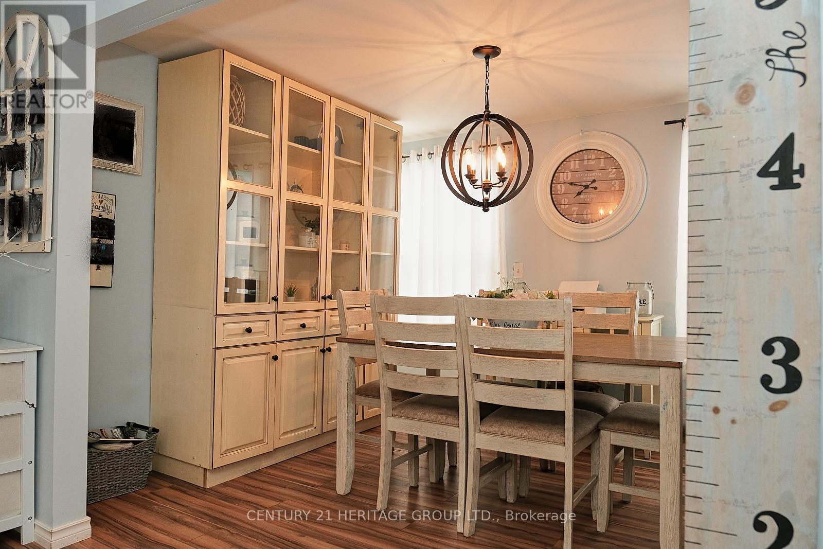 1945 Penetanguishene Road, Oro-Medonte, Ontario  L4M 4Y8 - Photo 6 - S12790518