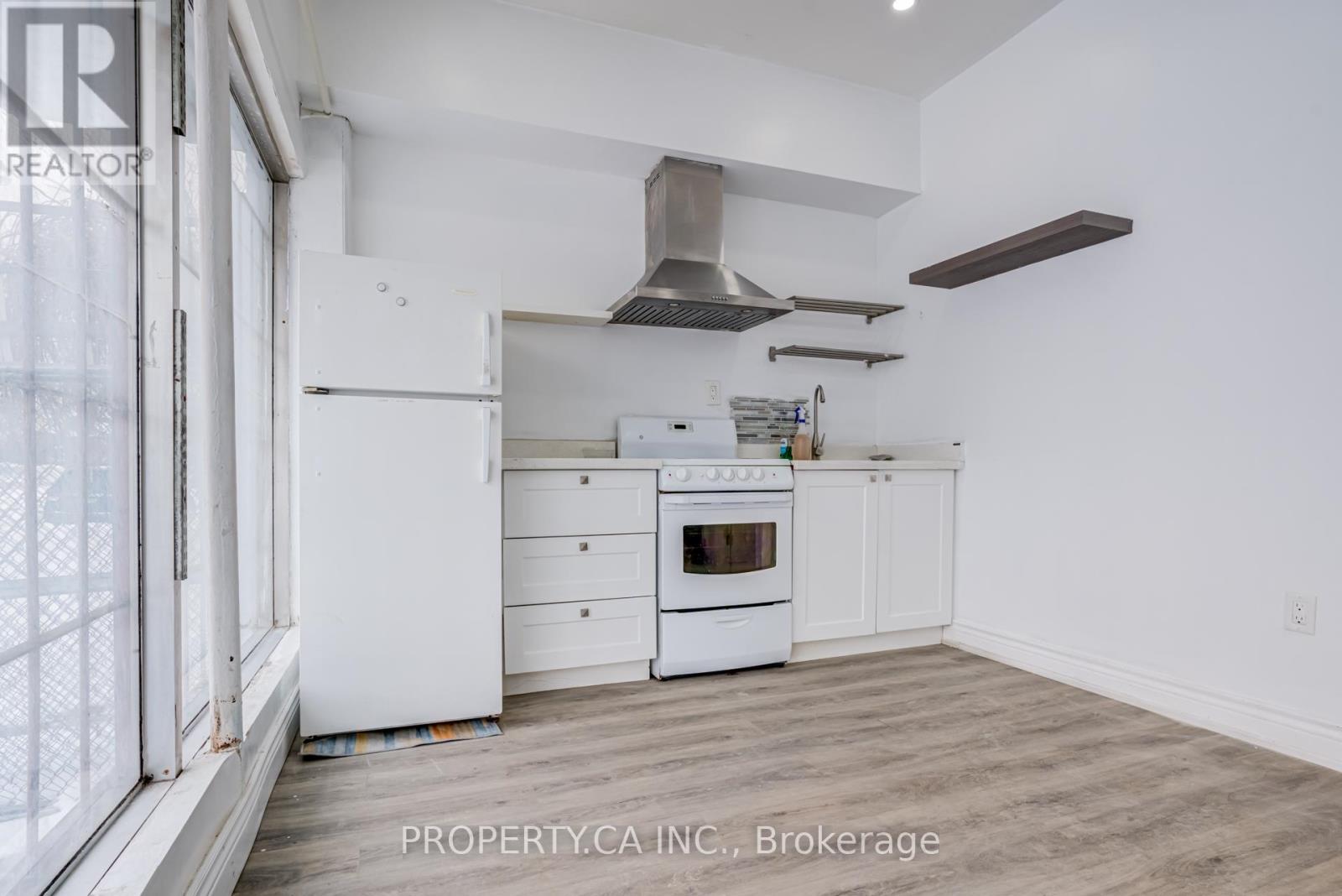 285 St John's Road, Toronto, Ontario  M6P 1V3 - Photo 10 - W12790516