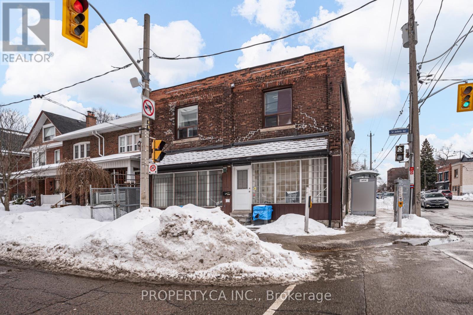285 St John's Road, Toronto, Ontario  M6P 1V3 - Photo 3 - W12790516