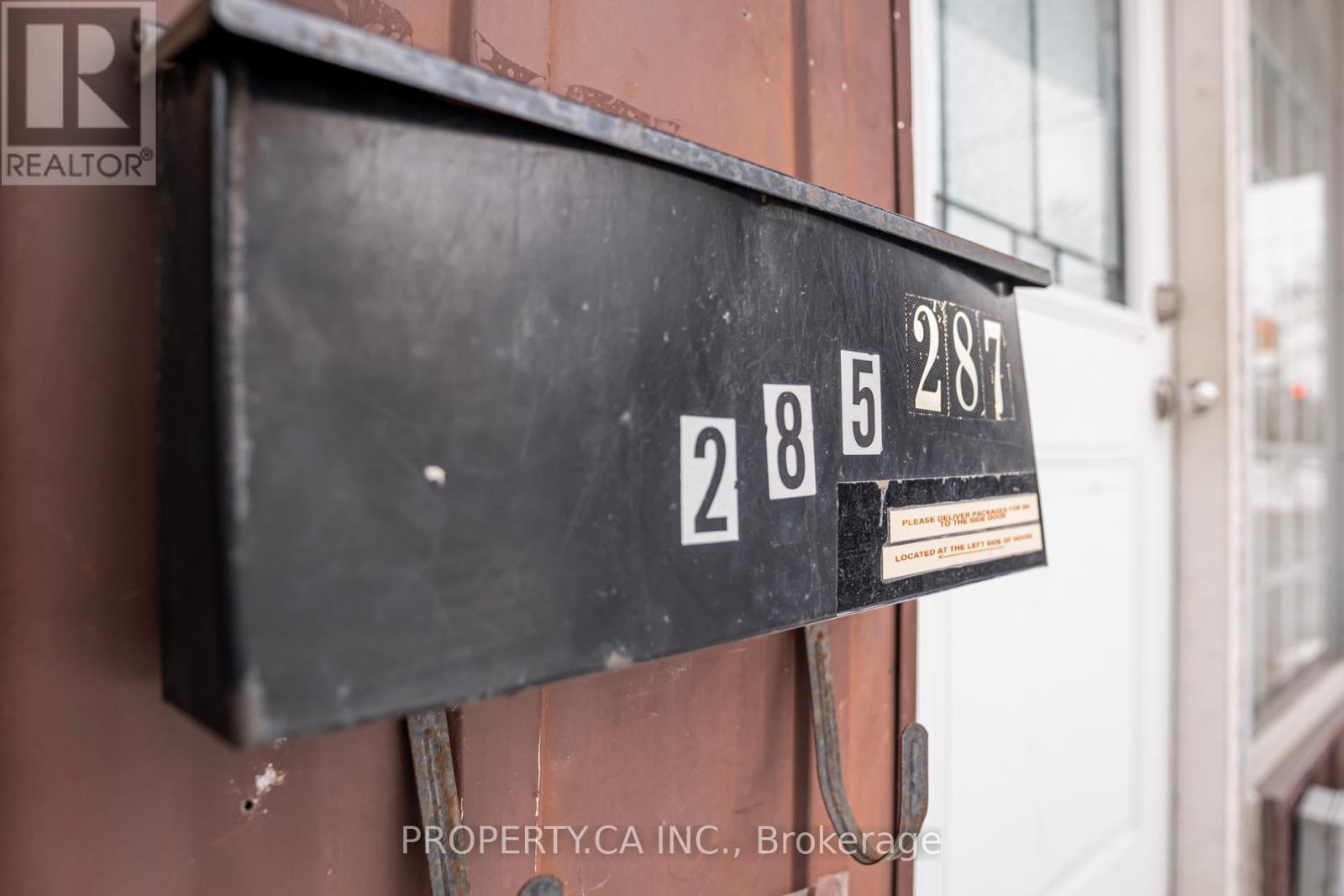 285 St John's Road, Toronto, Ontario  M6P 1V3 - Photo 4 - W12790516