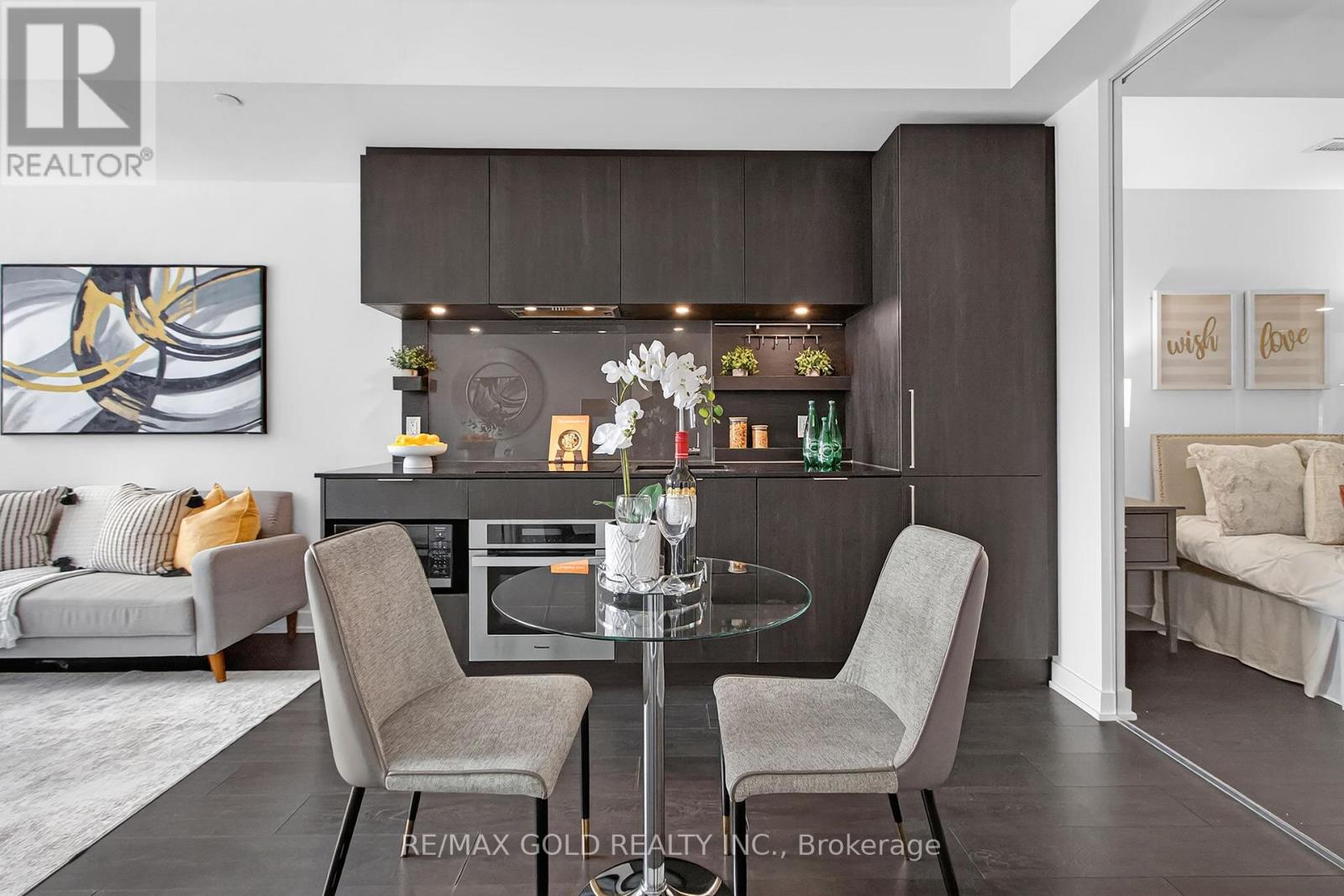 216 - 28 Ann Street, Mississauga, Ontario  L5G 0E1 - Photo 11 - W12790526