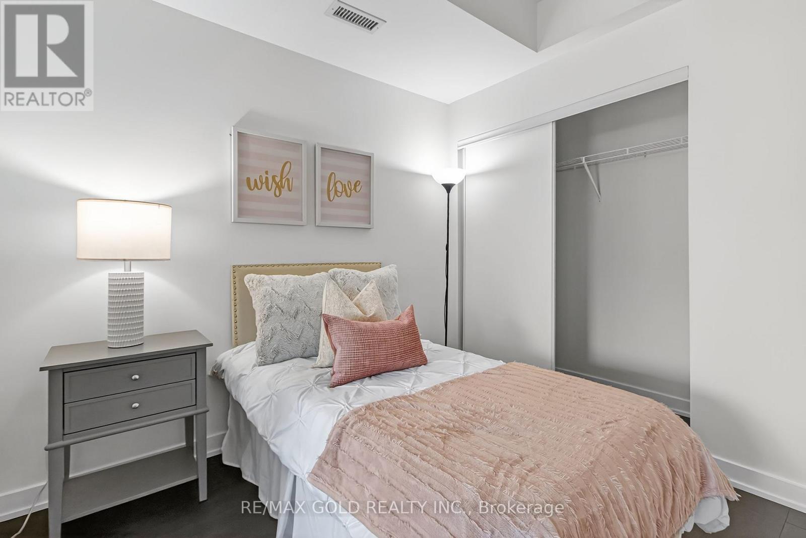 216 - 28 Ann Street, Mississauga, Ontario  L5G 0E1 - Photo 13 - W12790526