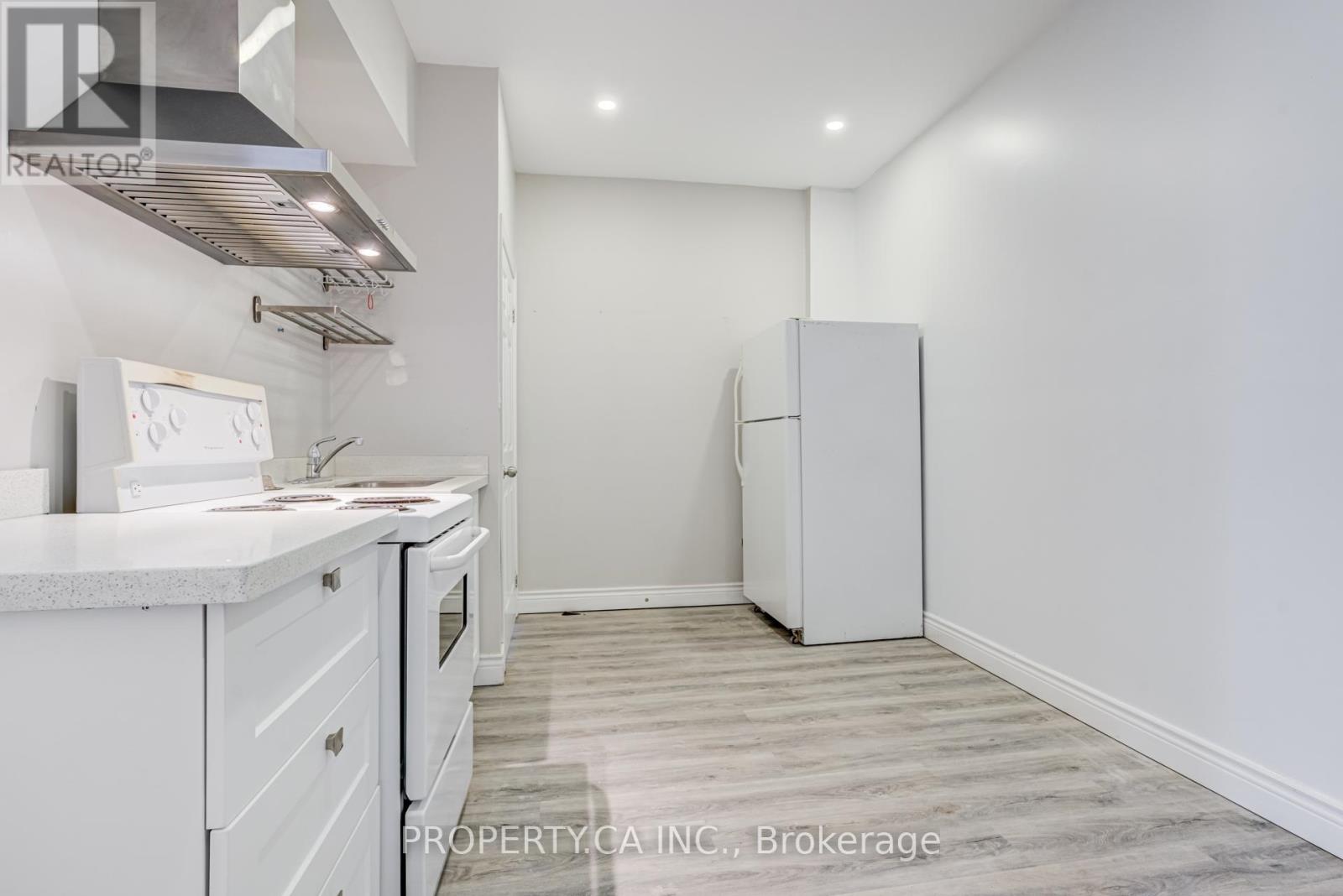 287 St John's Road, Toronto, Ontario  M6P 1V3 - Photo 10 - W12790530