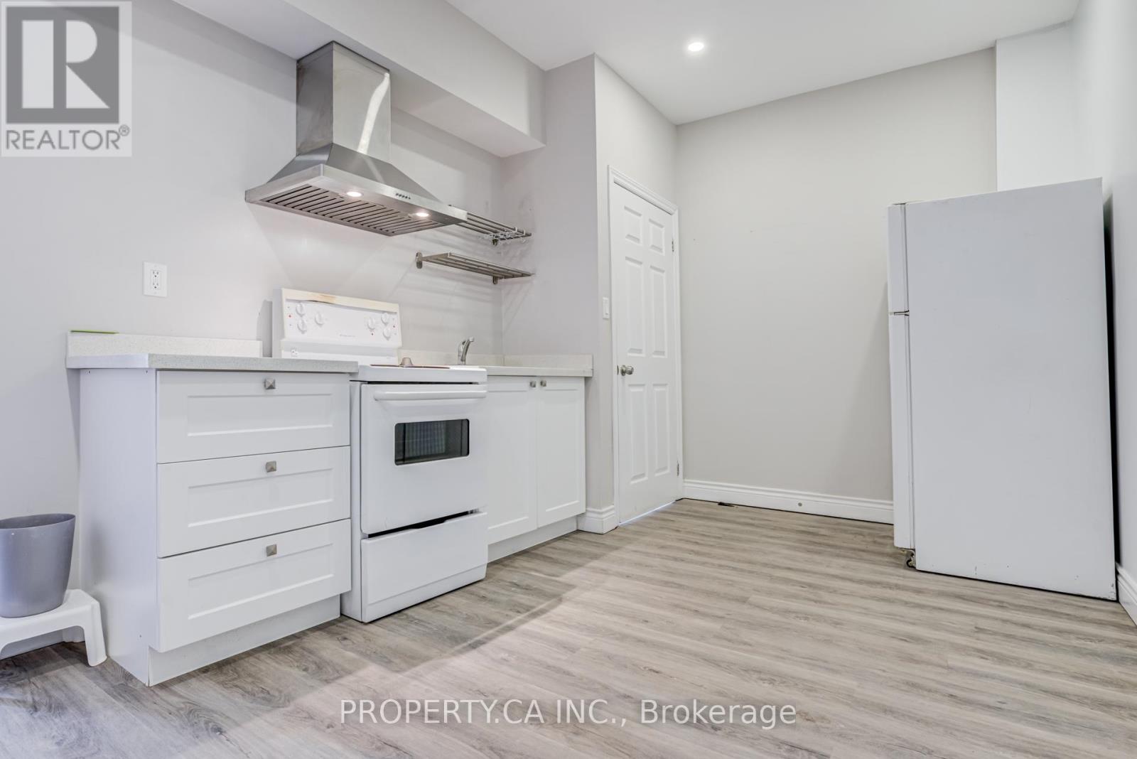 287 St John's Road, Toronto, Ontario  M6P 1V3 - Photo 11 - W12790530