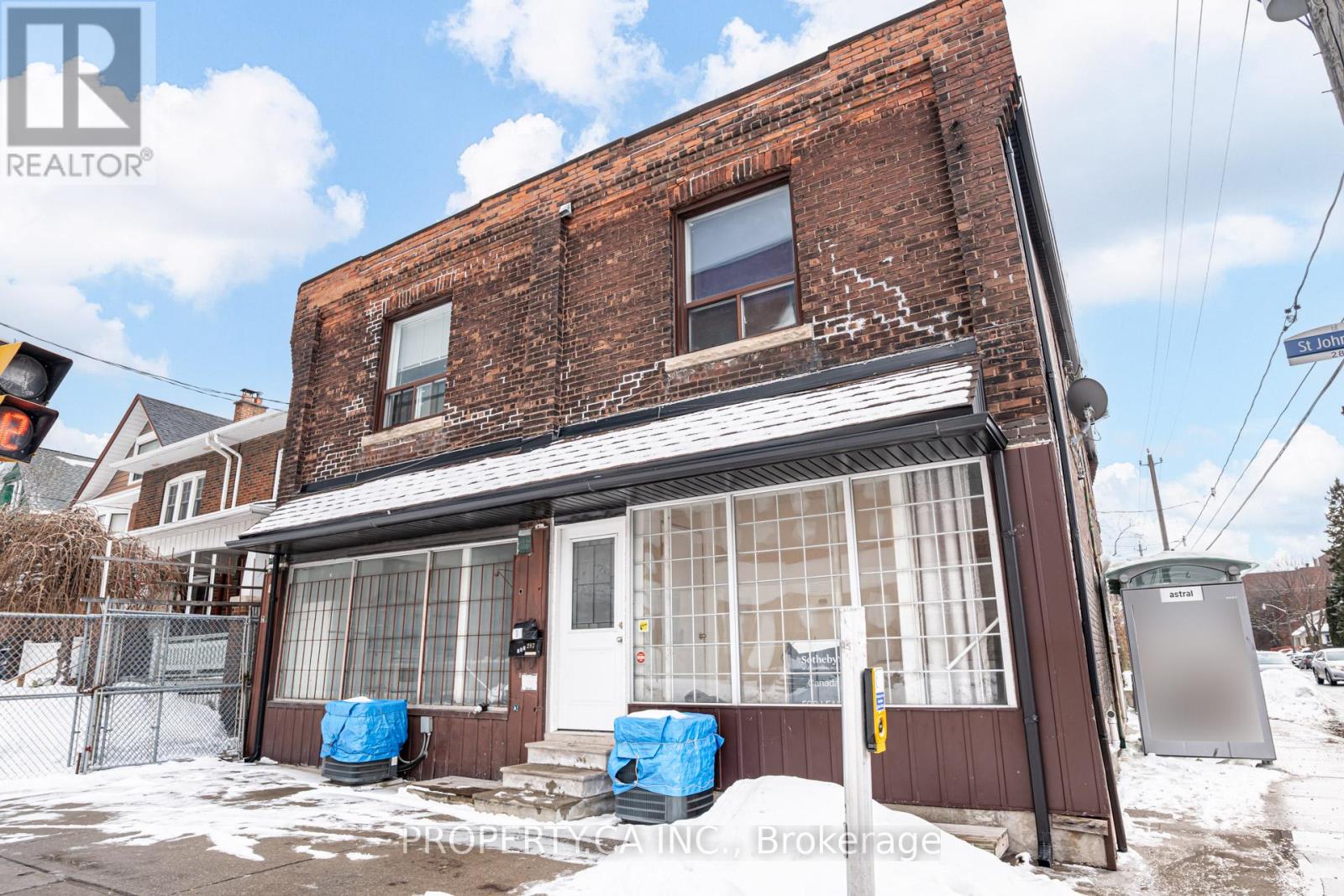287 St John's Road, Toronto, Ontario  M6P 1V3 - Photo 3 - W12790530