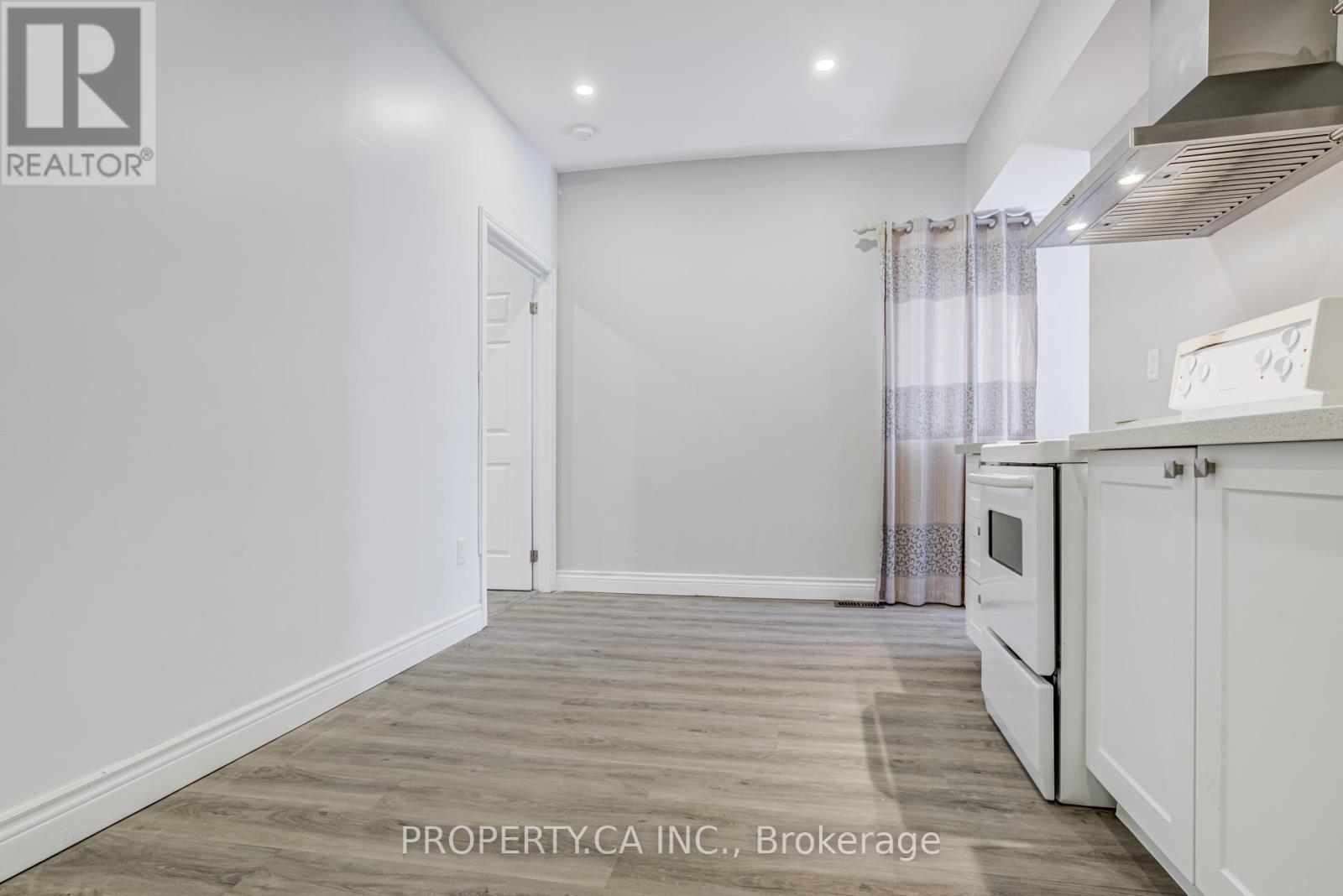 287 St John's Road, Toronto, Ontario  M6P 1V3 - Photo 8 - W12790530