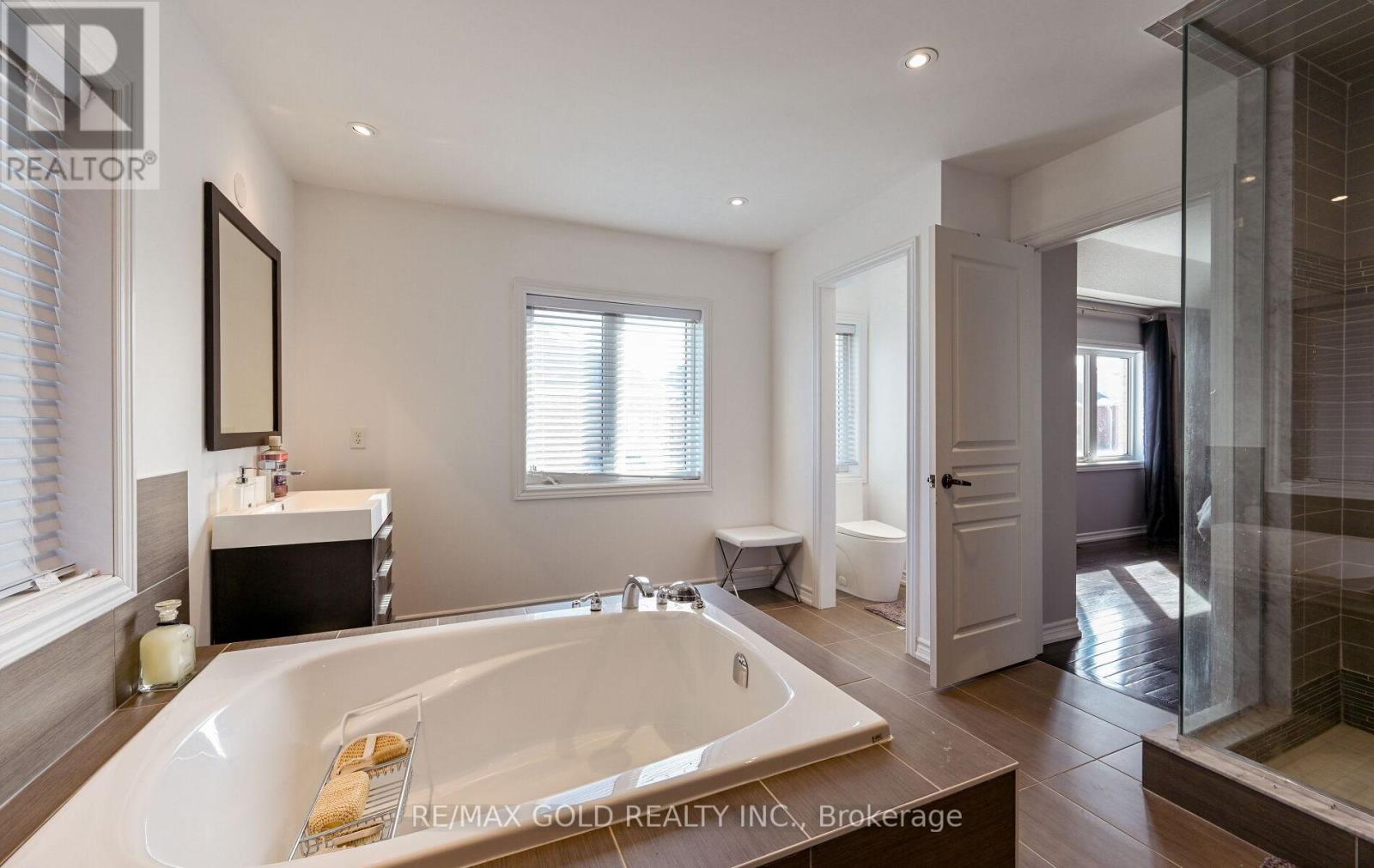 59 Kalmia Road, Brampton, Ontario  L6X 3B3 - Photo 26 - W12790540