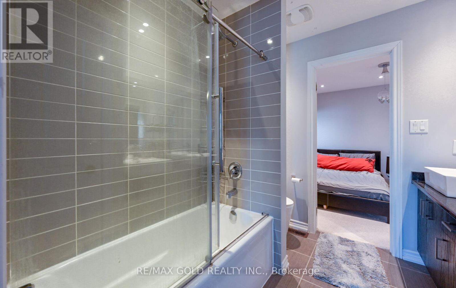 59 Kalmia Road, Brampton, Ontario  L6X 3B3 - Photo 35 - W12790540