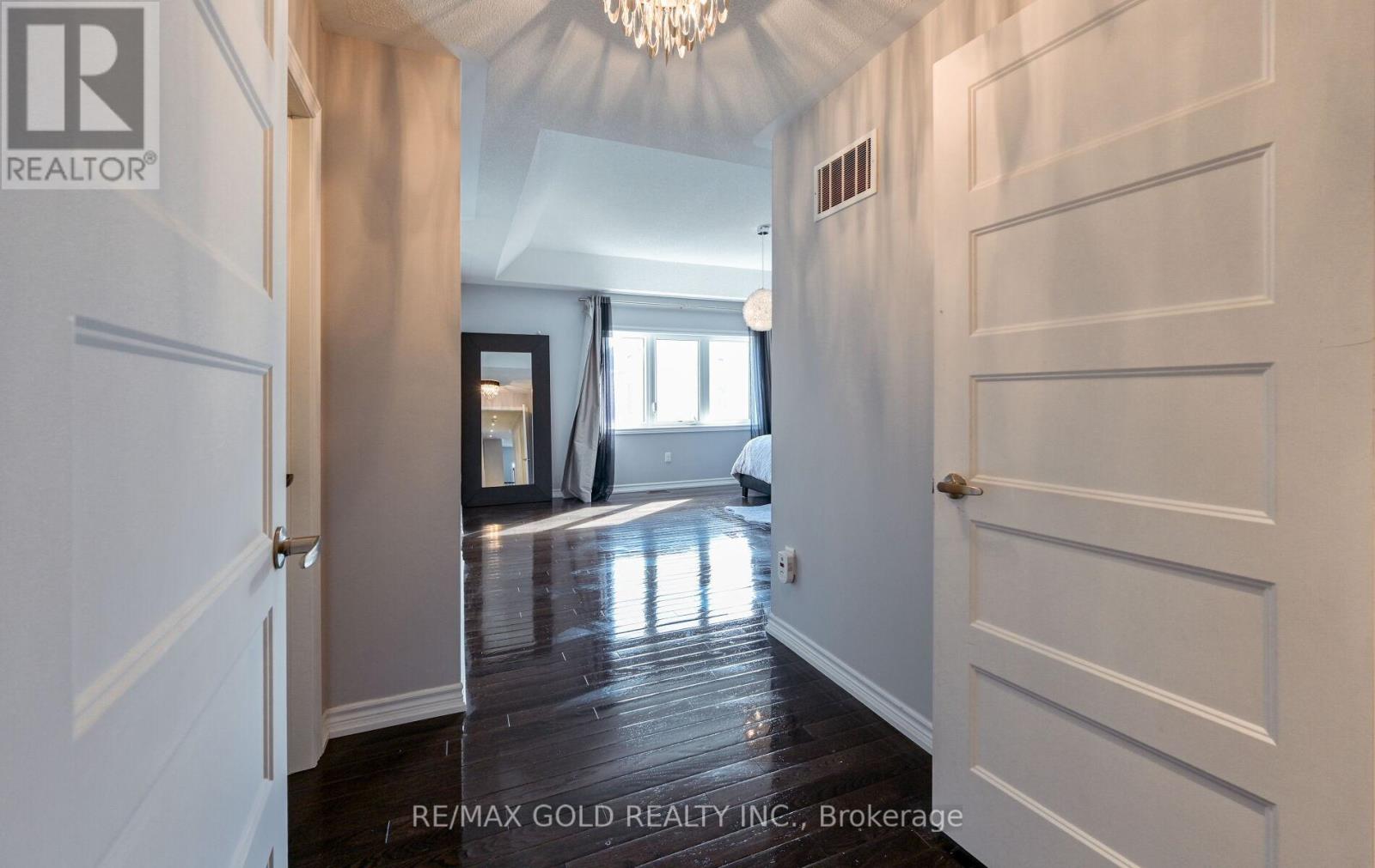 59 Kalmia Road, Brampton, Ontario  L6X 3B3 - Photo 37 - W12790540