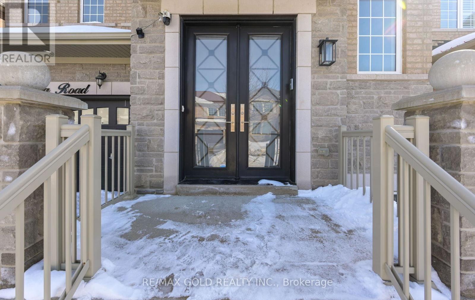 59 Kalmia Road, Brampton, Ontario  L6X 3B3 - Photo 4 - W12790540