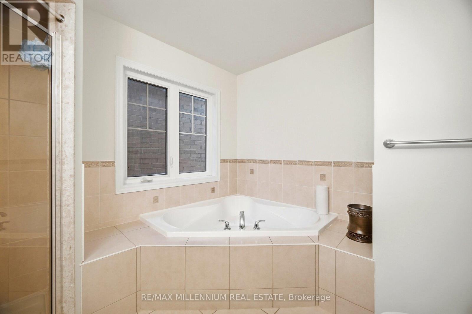 116 Naperton Drive, Brampton, Ontario  L6R 3N5 - Photo 32 - W12790552