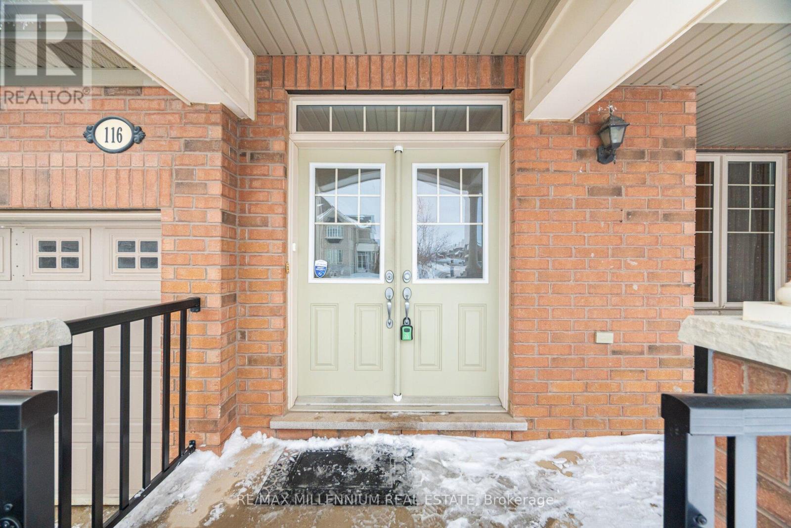 116 Naperton Drive, Brampton, Ontario  L6R 3N5 - Photo 5 - W12790552