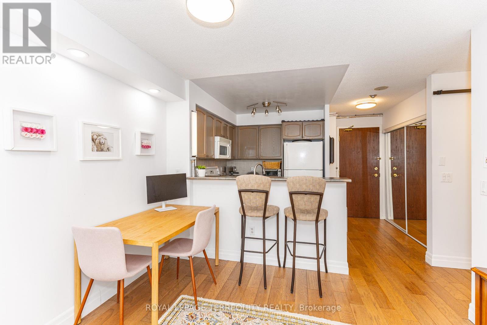 1005 - 15 Michael Power Place, Toronto, Ontario  M9A 5G4 - Photo 16 - W12790564