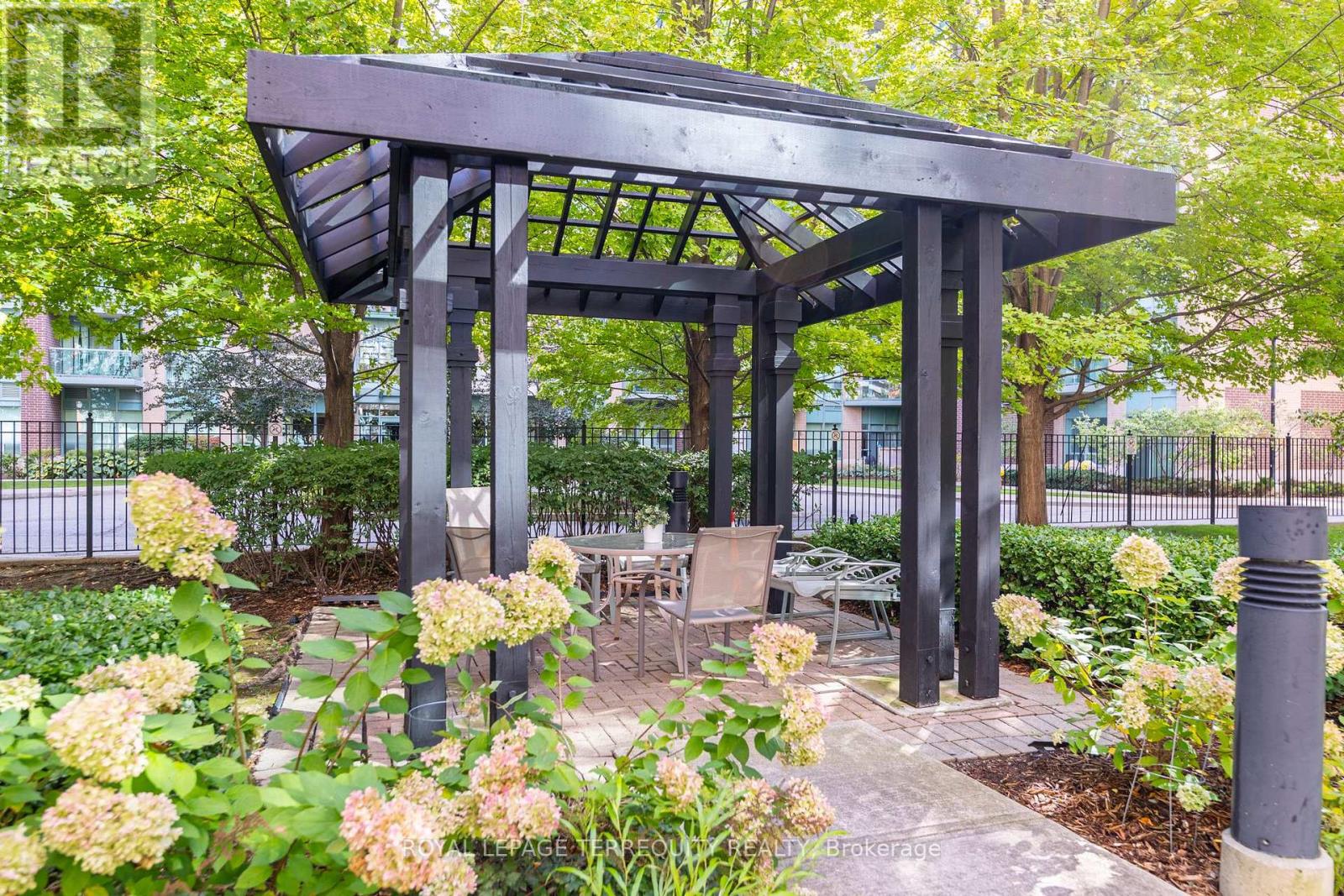 1005 - 15 Michael Power Place, Toronto, Ontario  M9A 5G4 - Photo 38 - W12790564