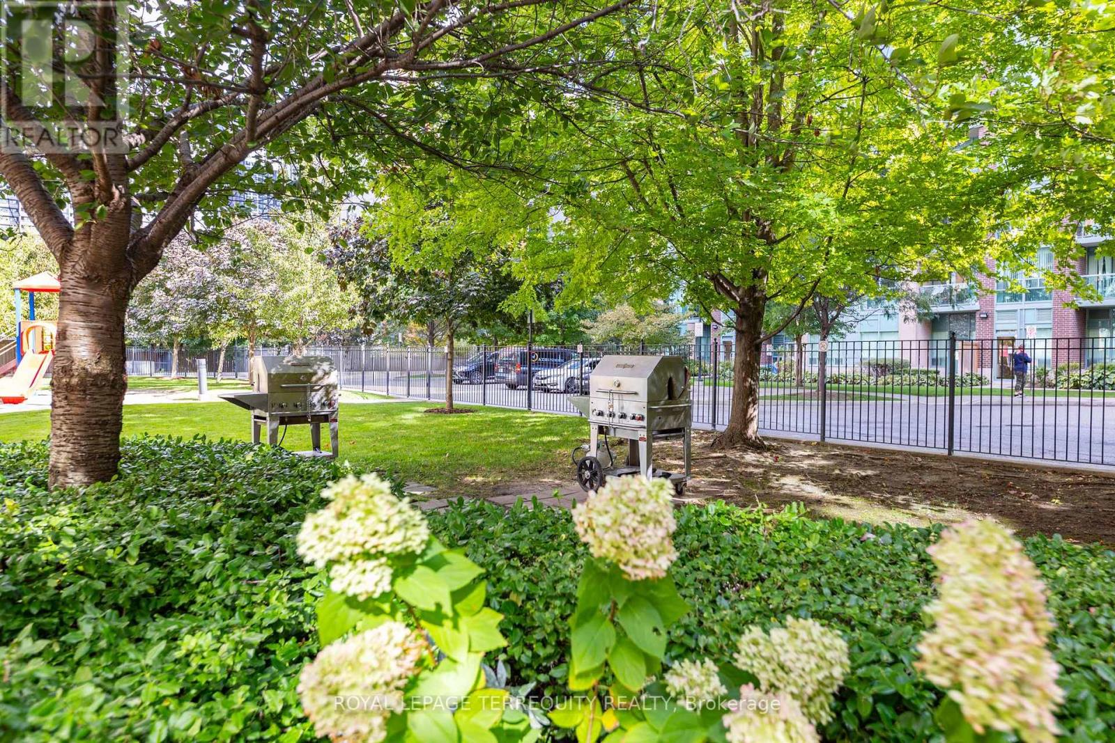 1005 - 15 Michael Power Place, Toronto, Ontario  M9A 5G4 - Photo 39 - W12790564