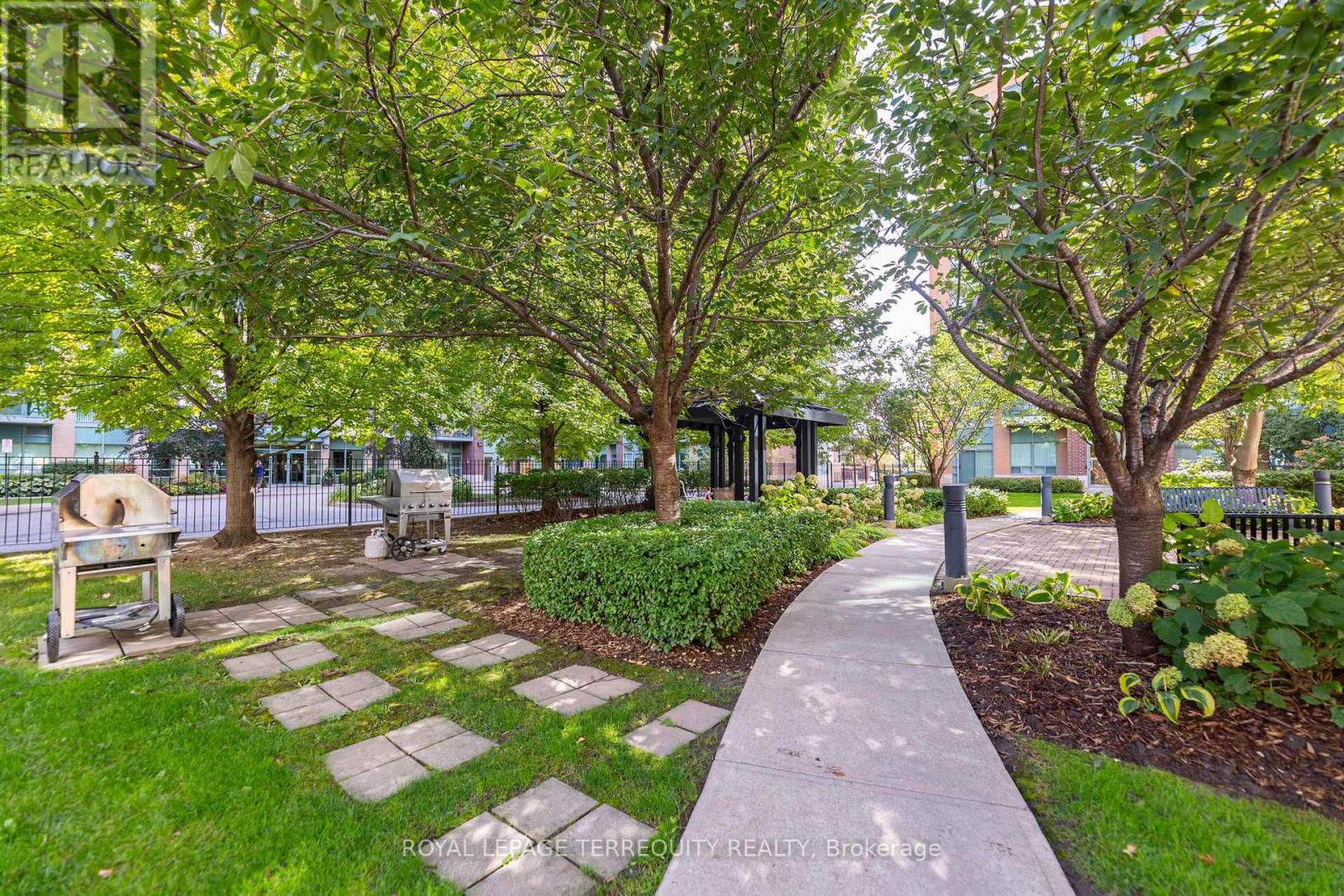 1005 - 15 Michael Power Place, Toronto, Ontario  M9A 5G4 - Photo 40 - W12790564