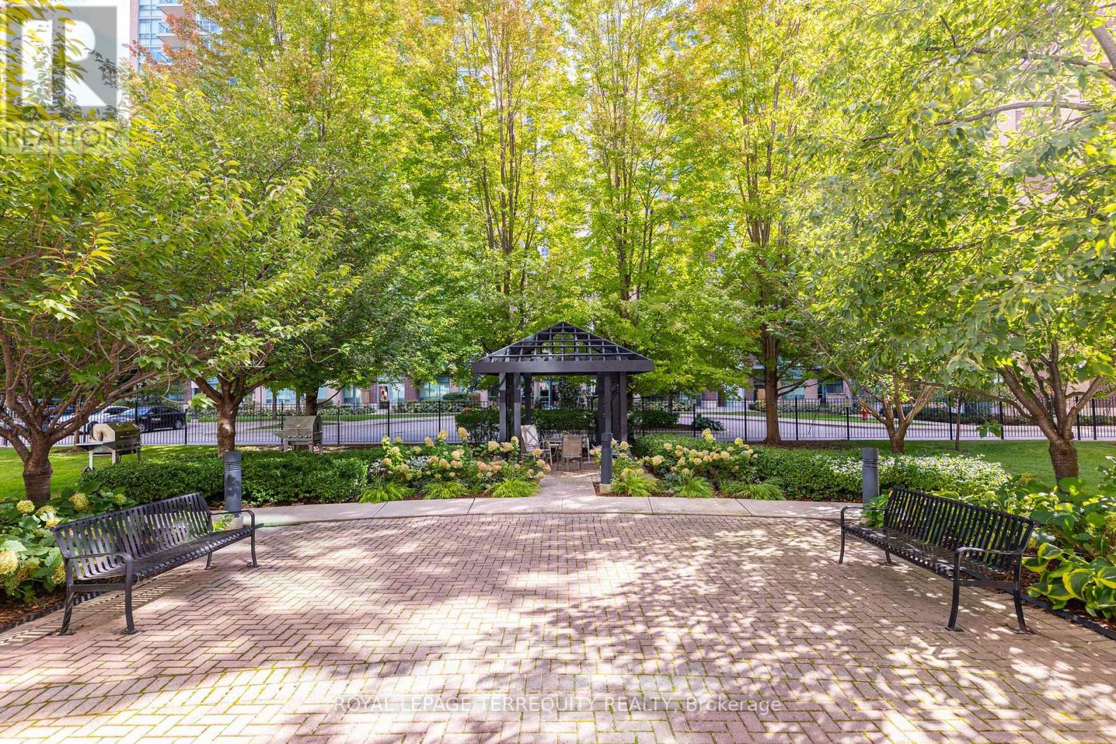 1005 - 15 Michael Power Place, Toronto, Ontario  M9A 5G4 - Photo 41 - W12790564