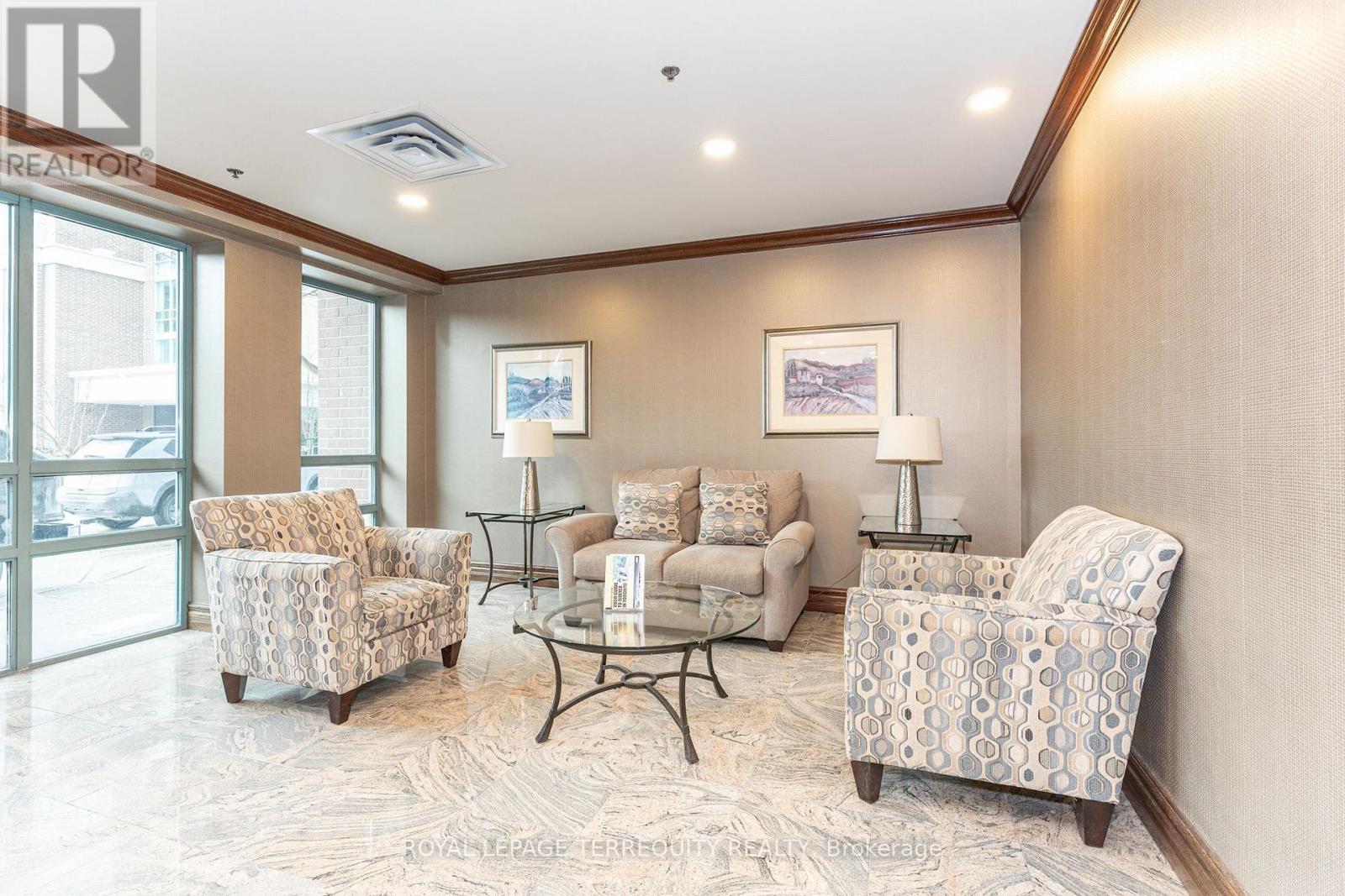 1005 - 15 Michael Power Place, Toronto, Ontario  M9A 5G4 - Photo 5 - W12790564