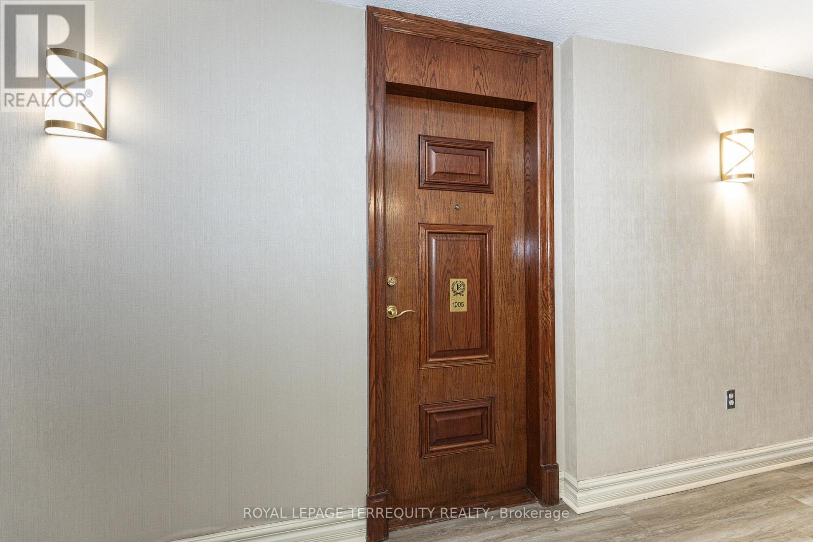 1005 - 15 Michael Power Place, Toronto, Ontario  M9A 5G4 - Photo 7 - W12790564