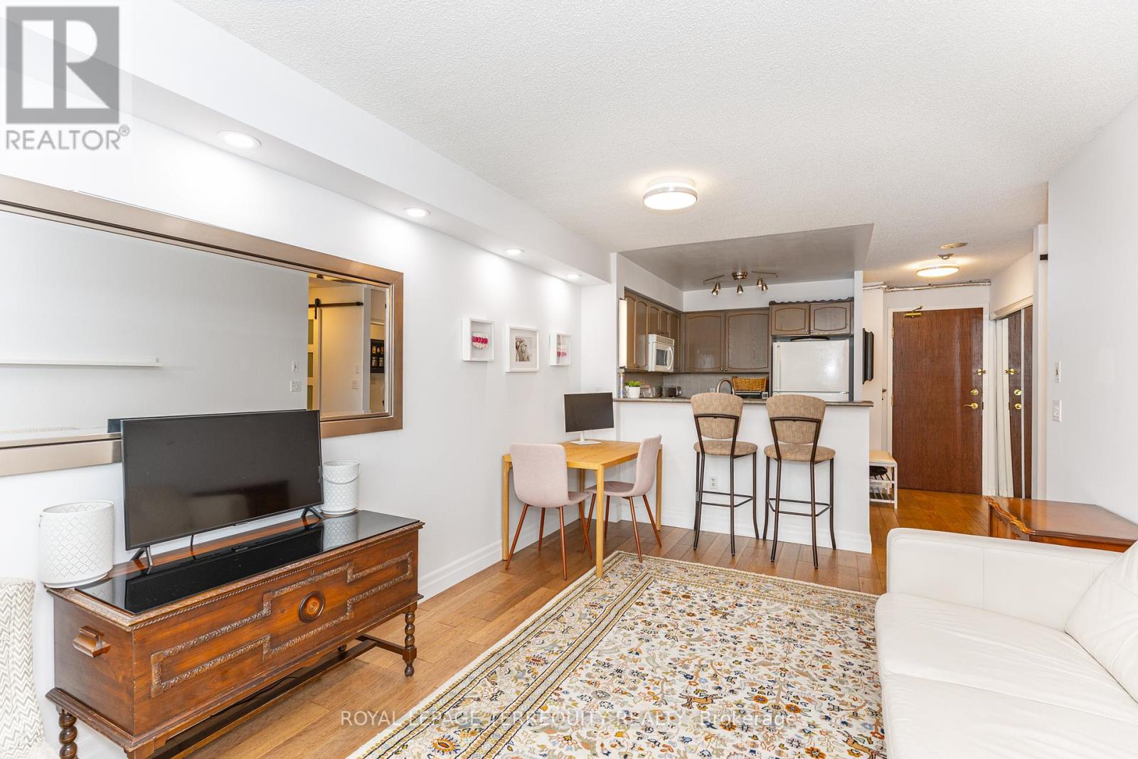 1005 - 15 Michael Power Place, Toronto, Ontario  M9A 5G4 - Photo 9 - W12790564