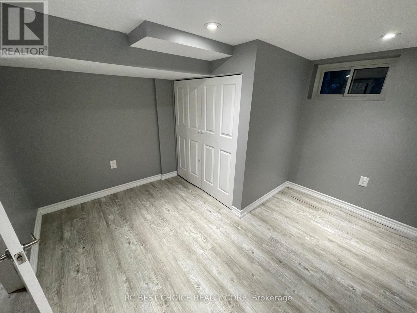 Lower (Basement) - 345 Hawkridge Avenue, Hamilton, Ontario  L9C 3L3 - Photo 8 - X12790522