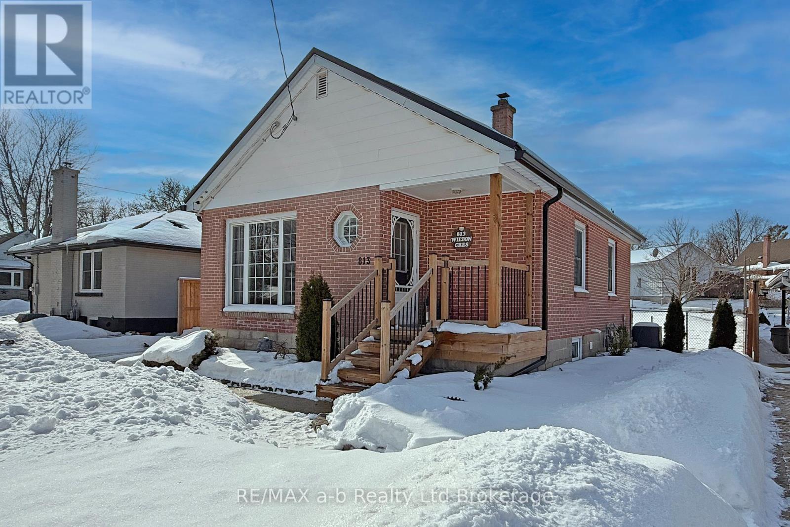 813 Wilton Crescent, Woodstock, Ontario  N4S 7H4 - Photo 1 - X12790606