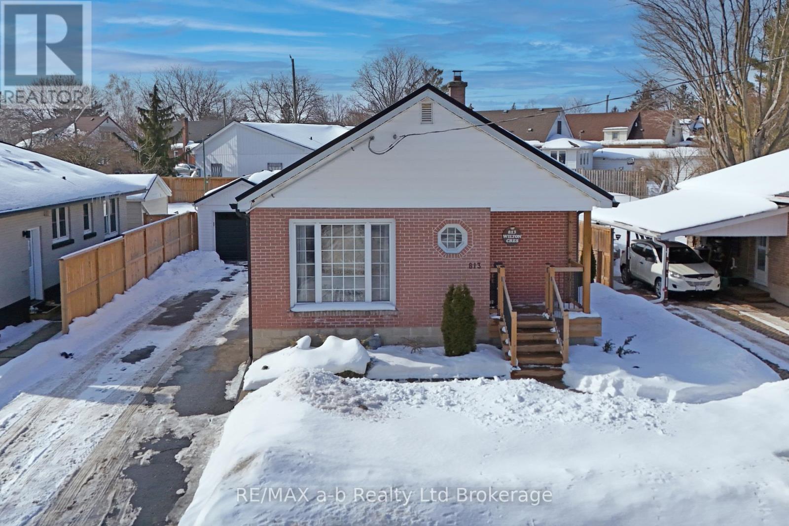 813 Wilton Crescent, Woodstock, Ontario  N4S 7H4 - Photo 3 - X12790606