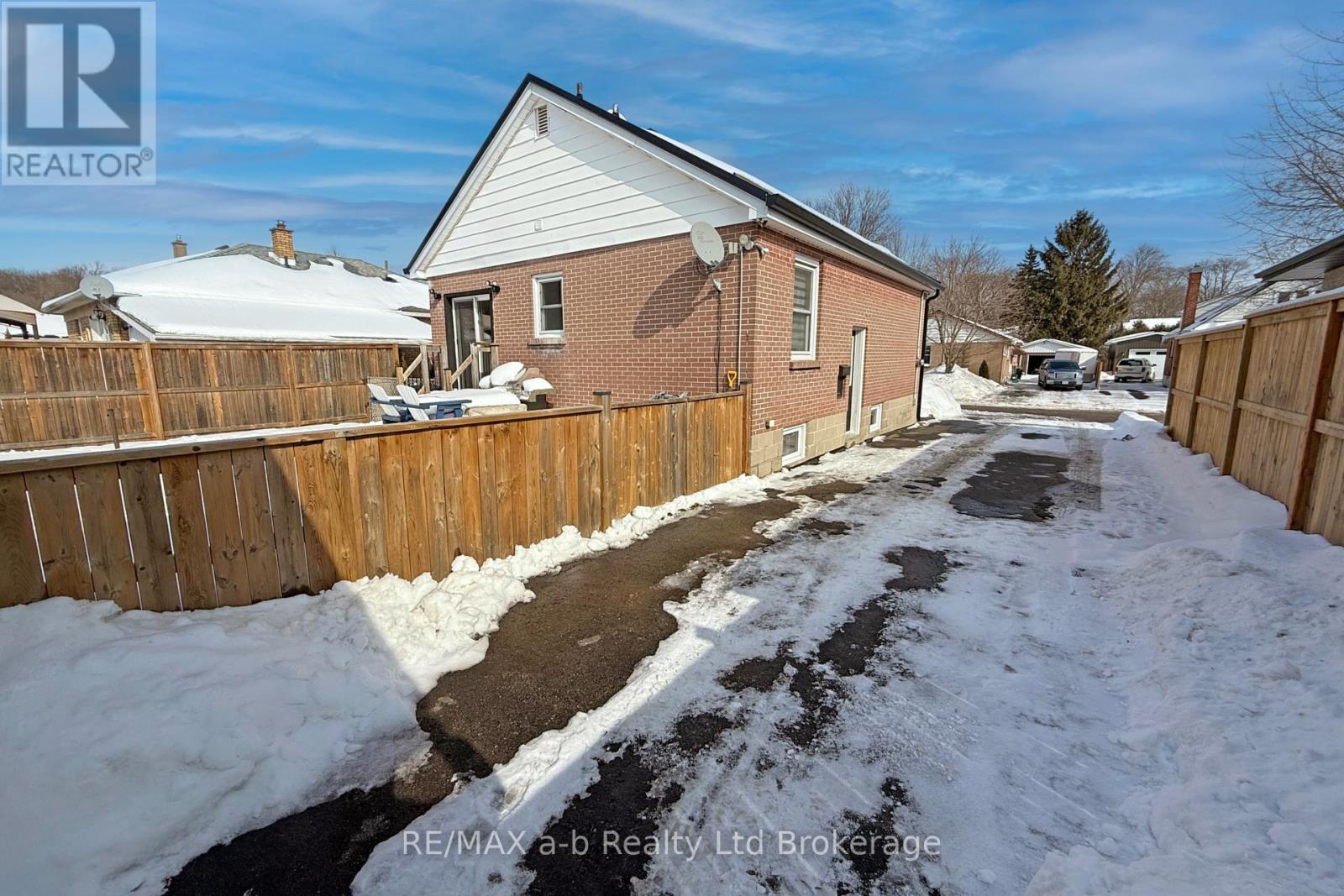 813 Wilton Crescent, Woodstock, Ontario  N4S 7H4 - Photo 39 - X12790606