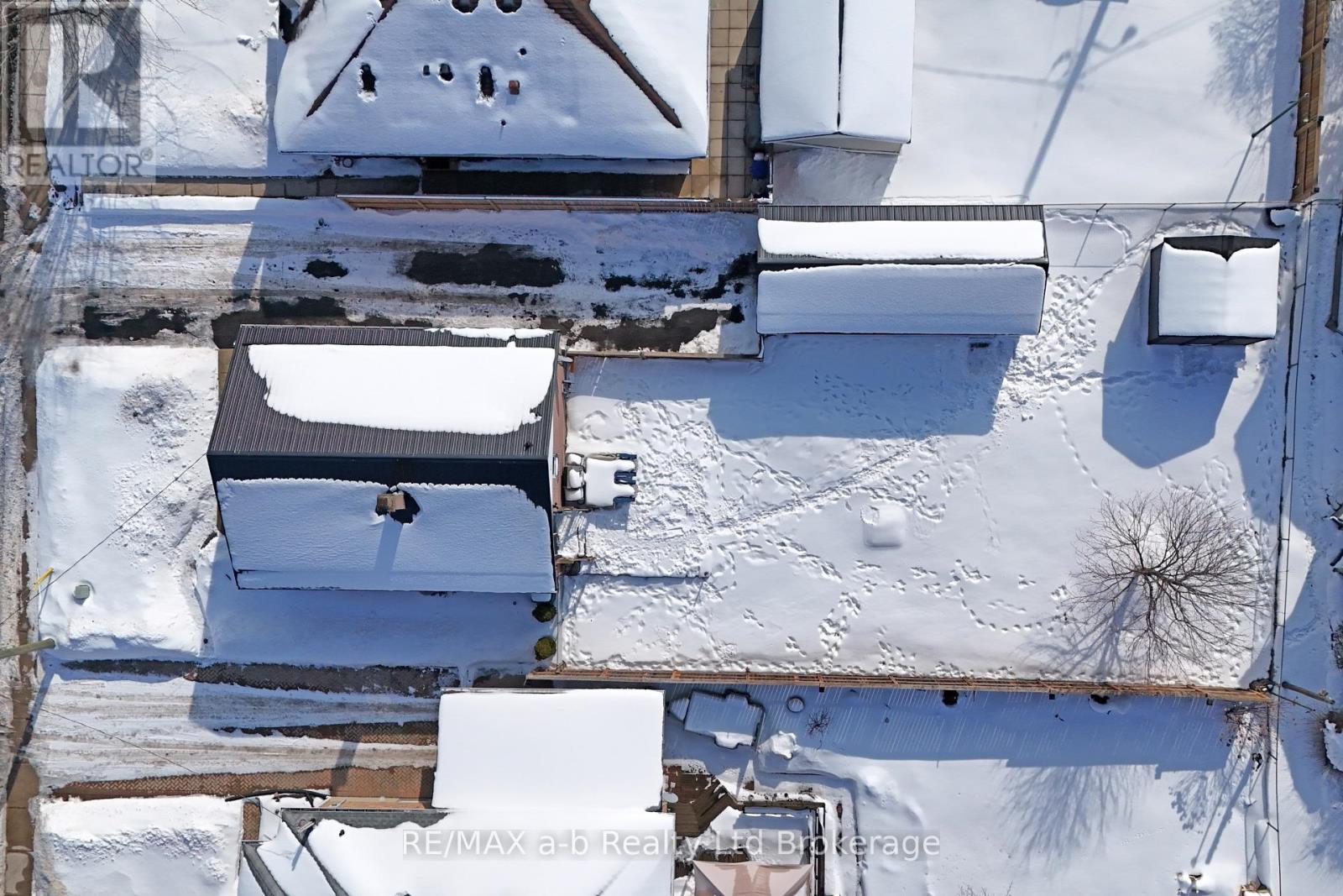 813 Wilton Crescent, Woodstock, Ontario  N4S 7H4 - Photo 4 - X12790606