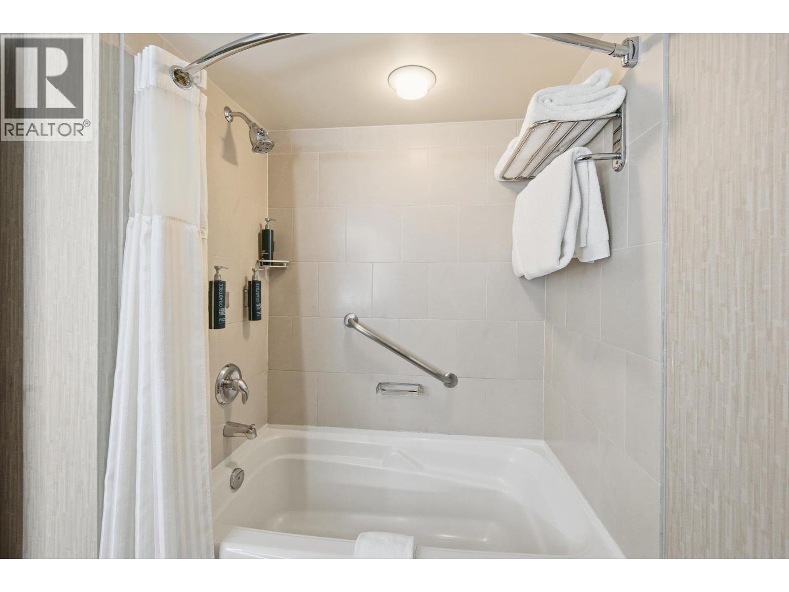 709/711 4050 Whistler Way, Whistler, British Columbia  V8E 1H9 - Photo 10 - R3090065