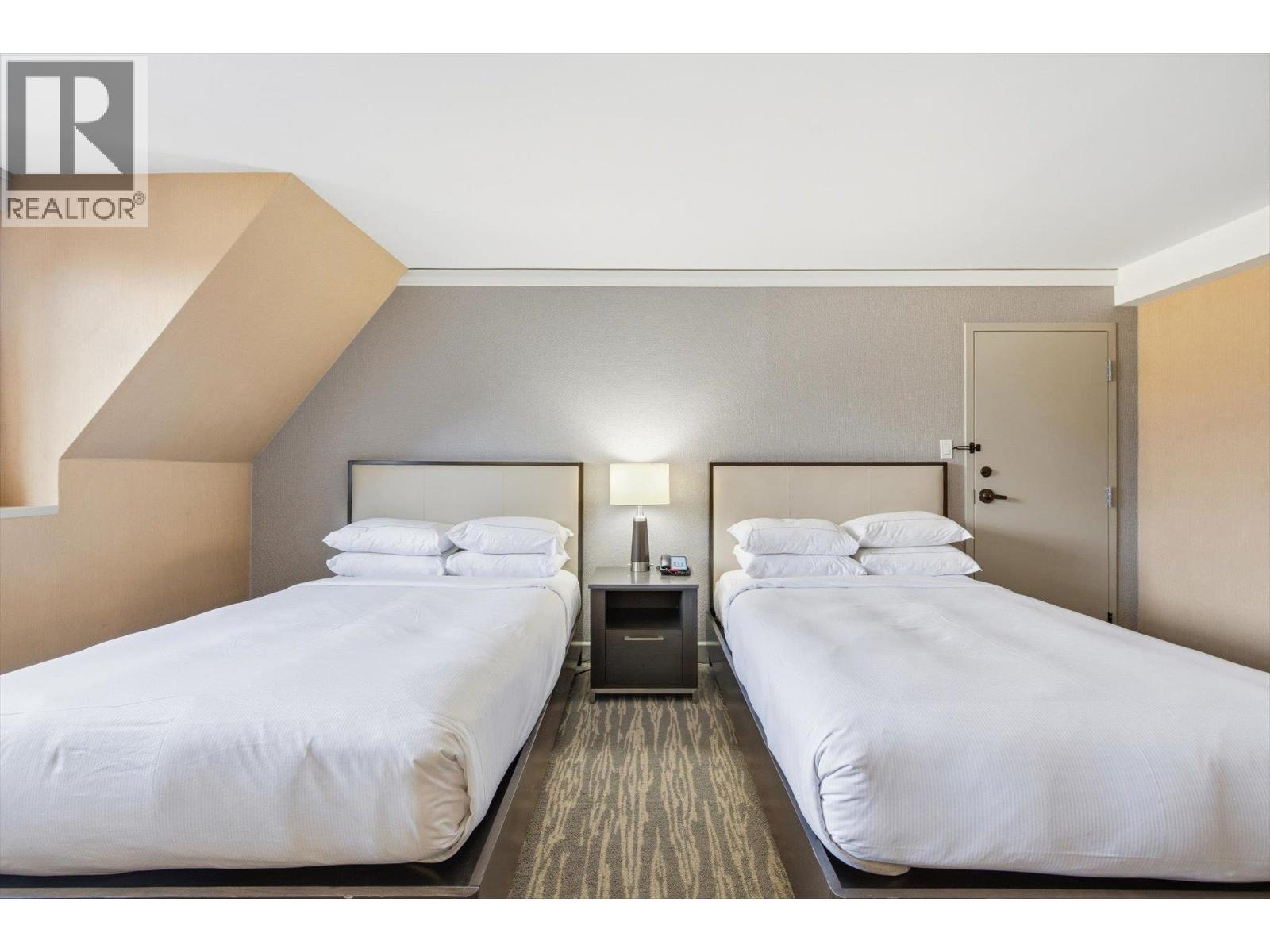 709/711 4050 Whistler Way, Whistler, British Columbia  V8E 1H9 - Photo 4 - R3090065