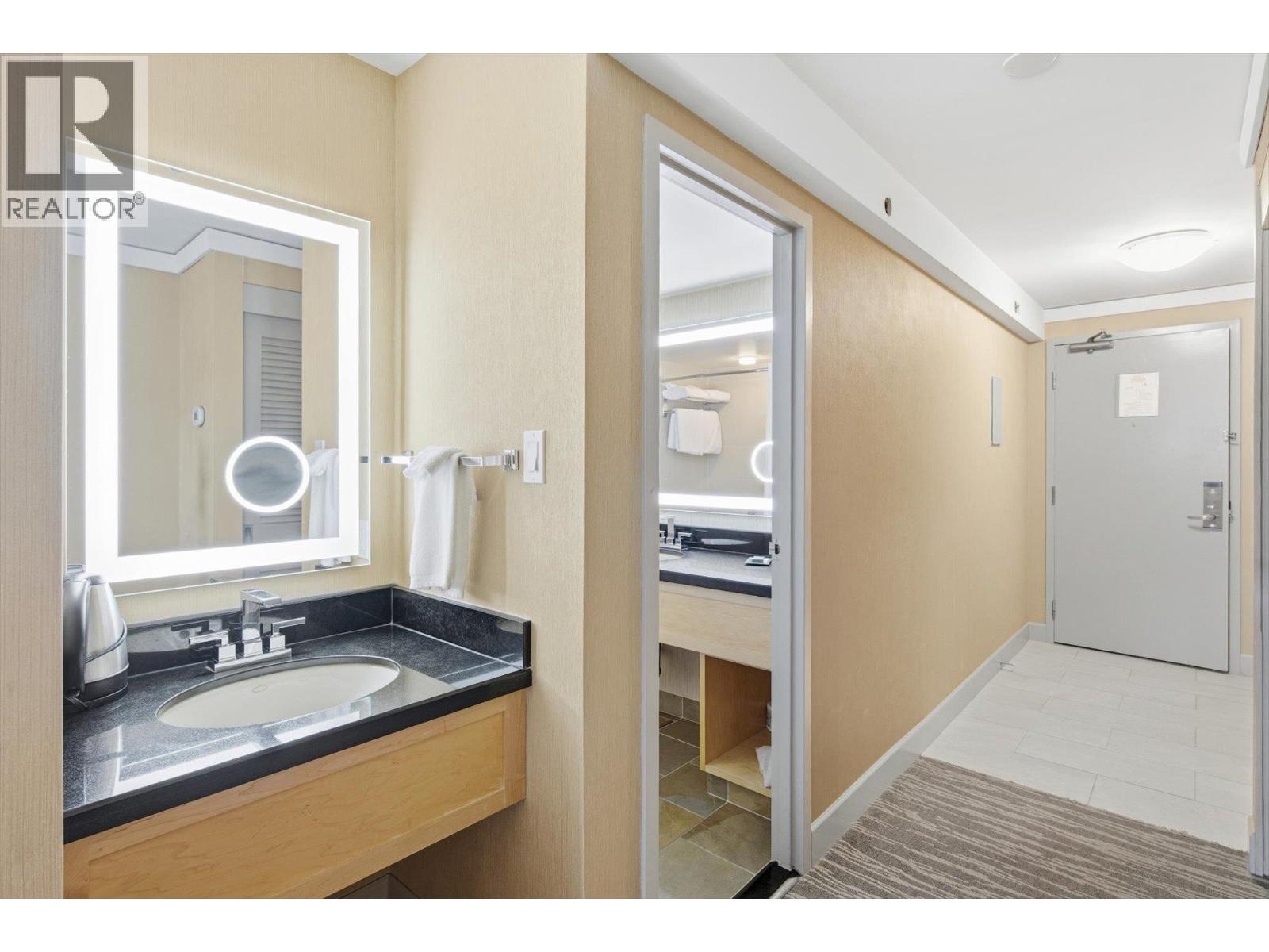 709/711 4050 Whistler Way, Whistler, British Columbia  V8E 1H9 - Photo 8 - R3090065