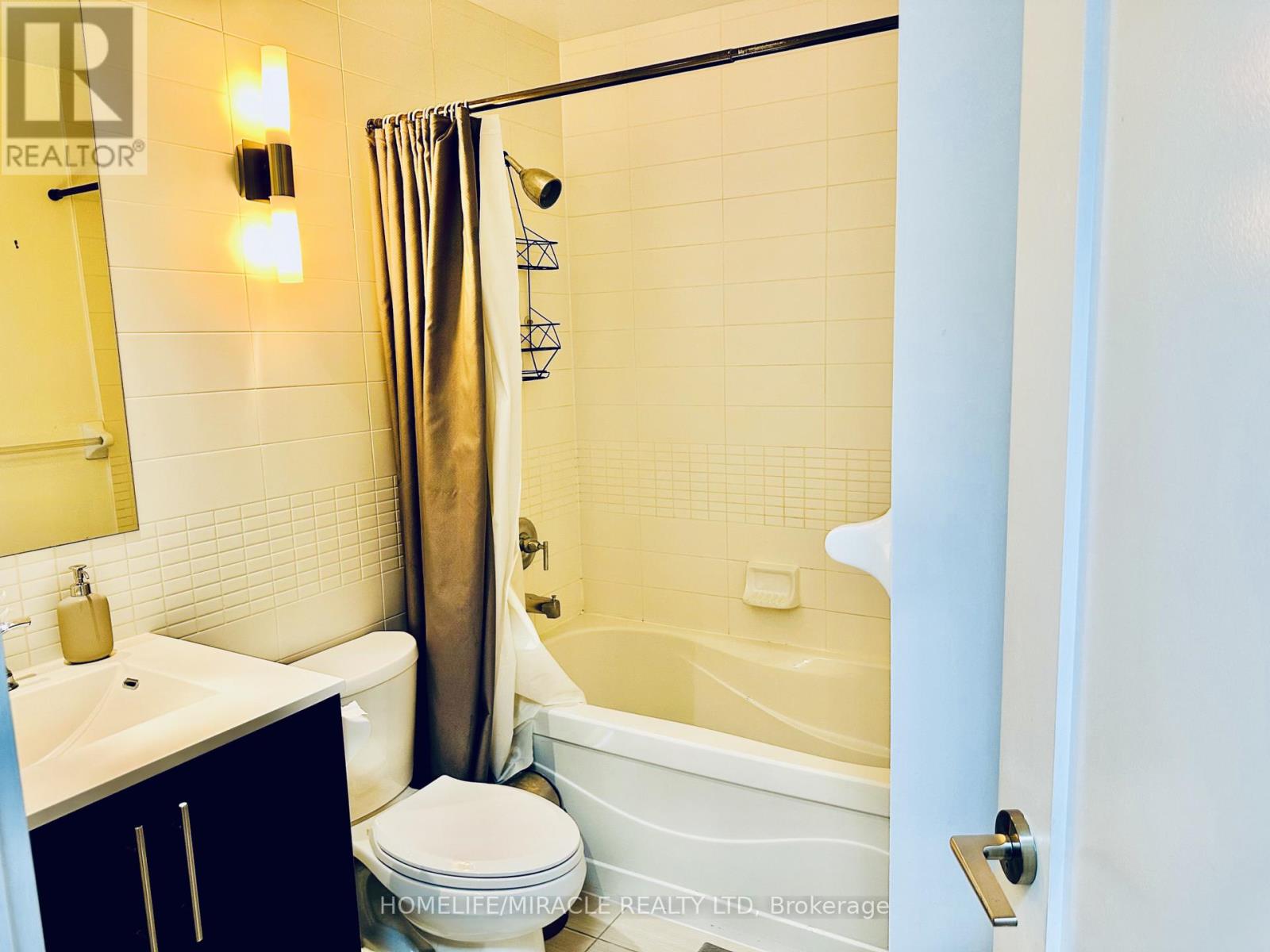 1905 - 120 Homewood Avenue, Toronto, Ontario  M4Y 2J3 - Photo 14 - C12790584