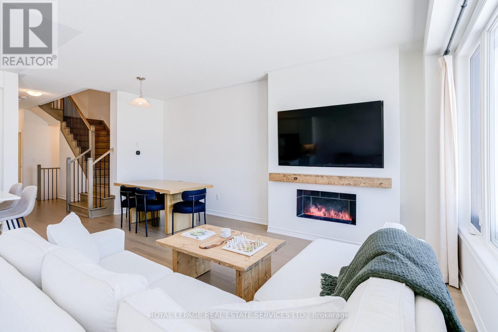 149 Greer Street, Barrie, Ontario  L9J 0R7 - Photo 4 - S12790590