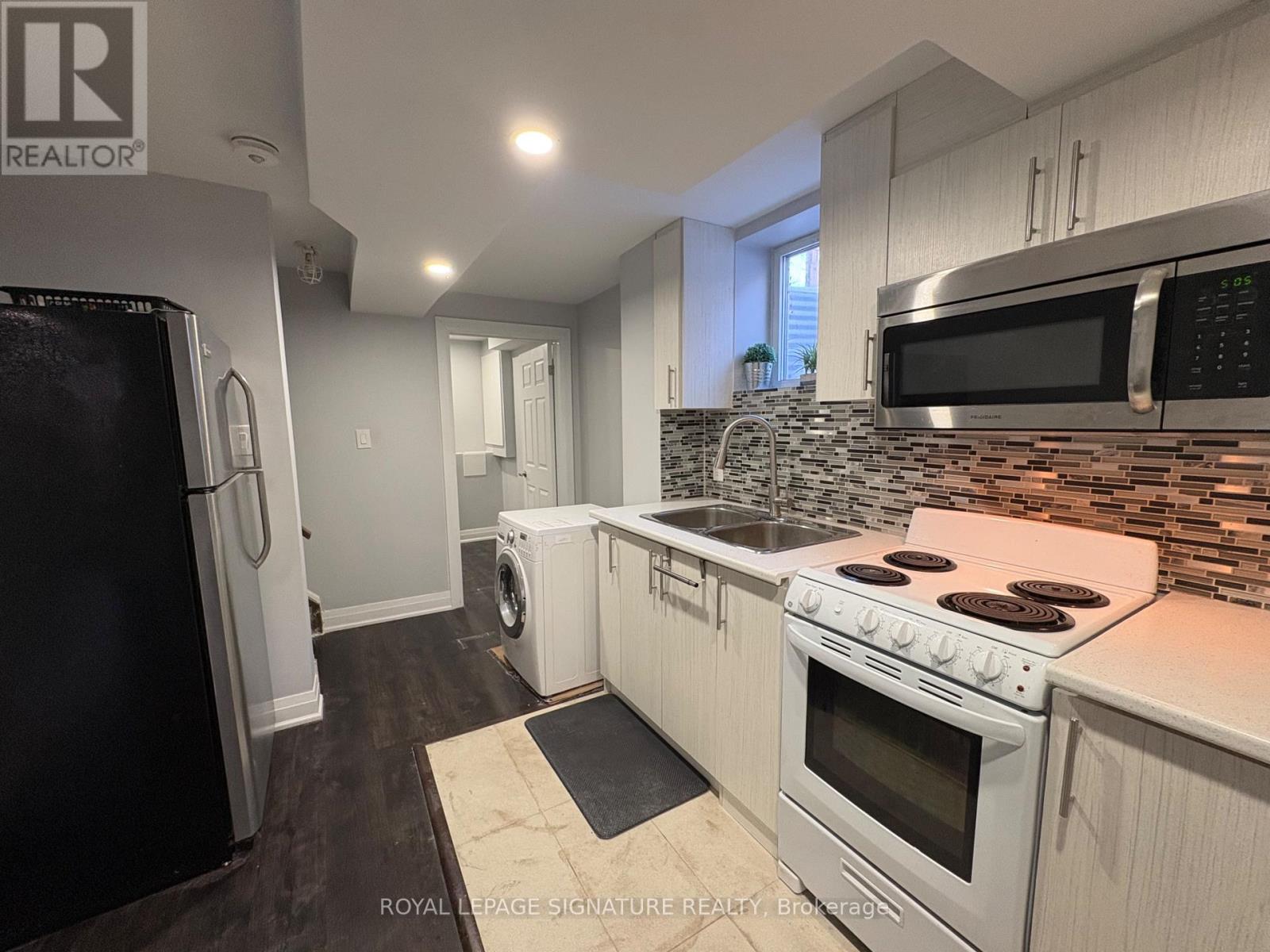 Bsmt - 731 Bennett Boulevard, Milton, Ontario  L9T 6H6 - Photo 2 - W12790544