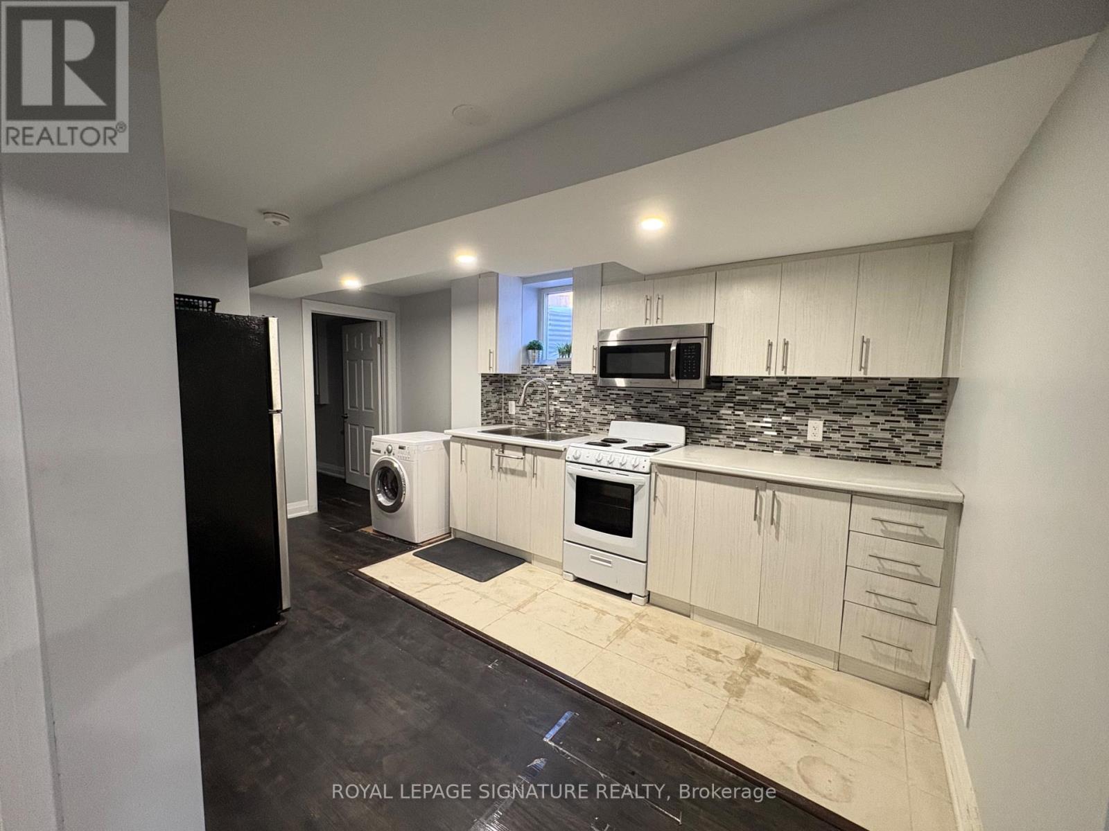 Bsmt - 731 Bennett Boulevard, Milton, Ontario  L9T 6H6 - Photo 3 - W12790544