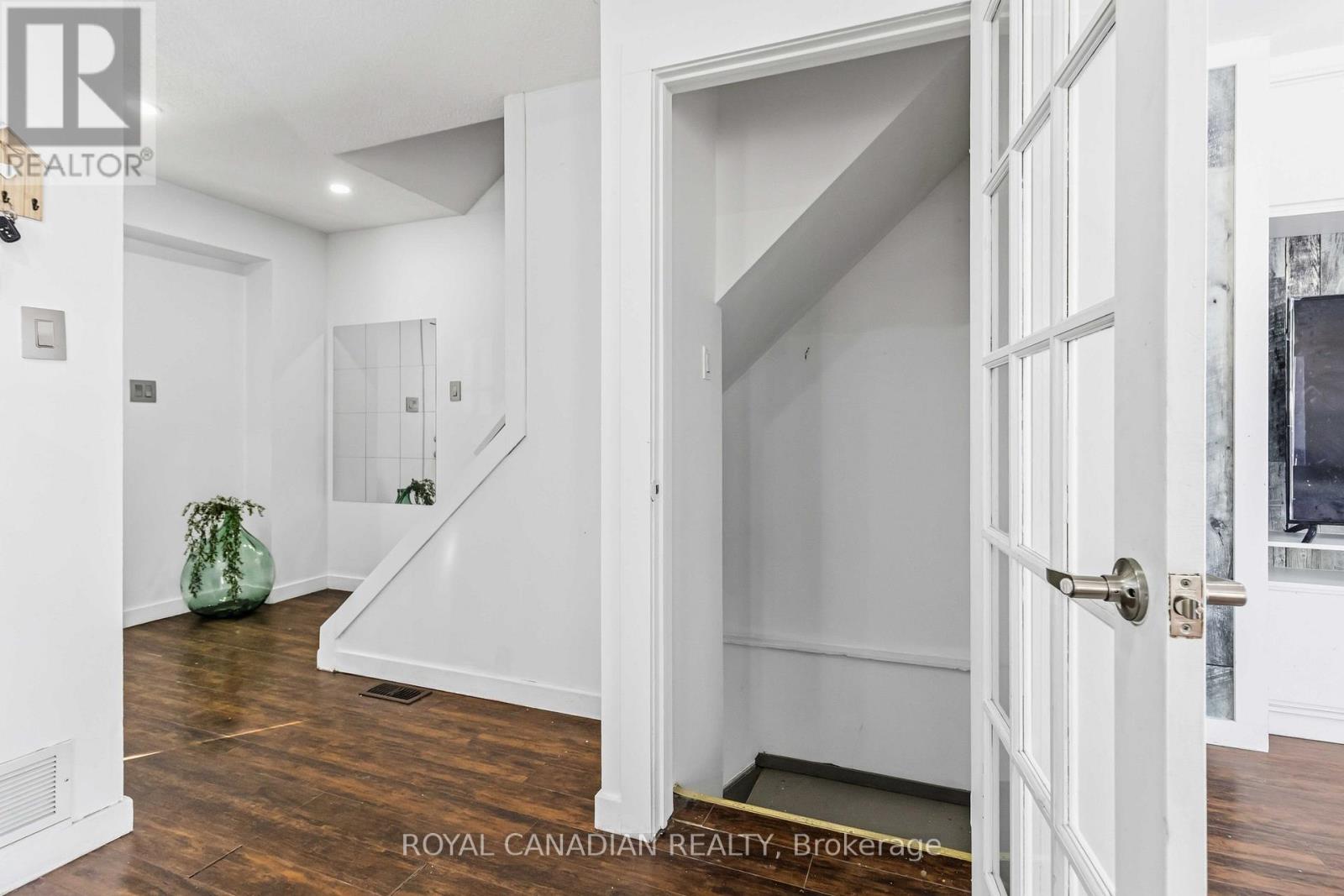 9 Horatio Court, Brampton, Ontario  L6S 1X8 - Photo 8 - W12790608