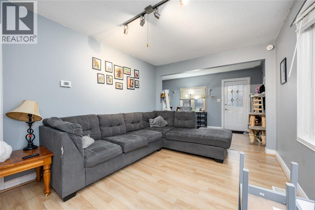 856 Devine Street, Sarnia, Ontario  N7S 1X5 - Photo 7 - 25028907