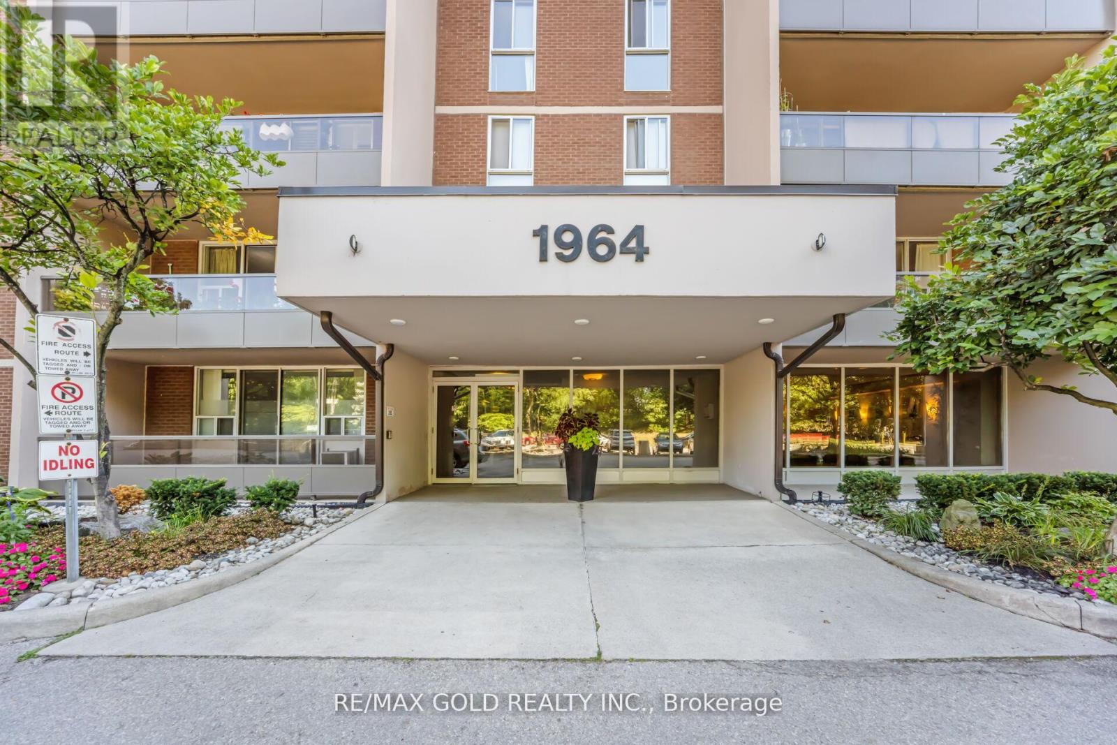 404 - 1964 Main Street W, Hamilton, Ontario  L8S 0E9 - Photo 5 - X12790600