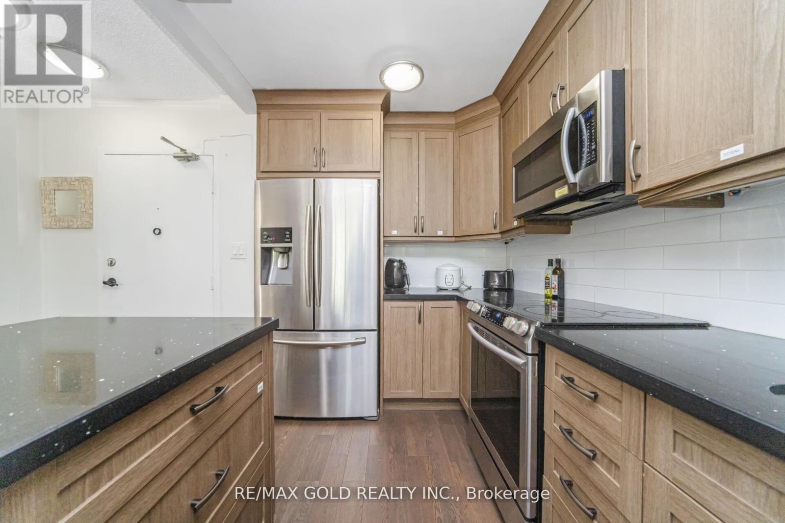 404 - 1964 Main Street W, Hamilton, Ontario  L8S 0E9 - Photo 9 - X12790600