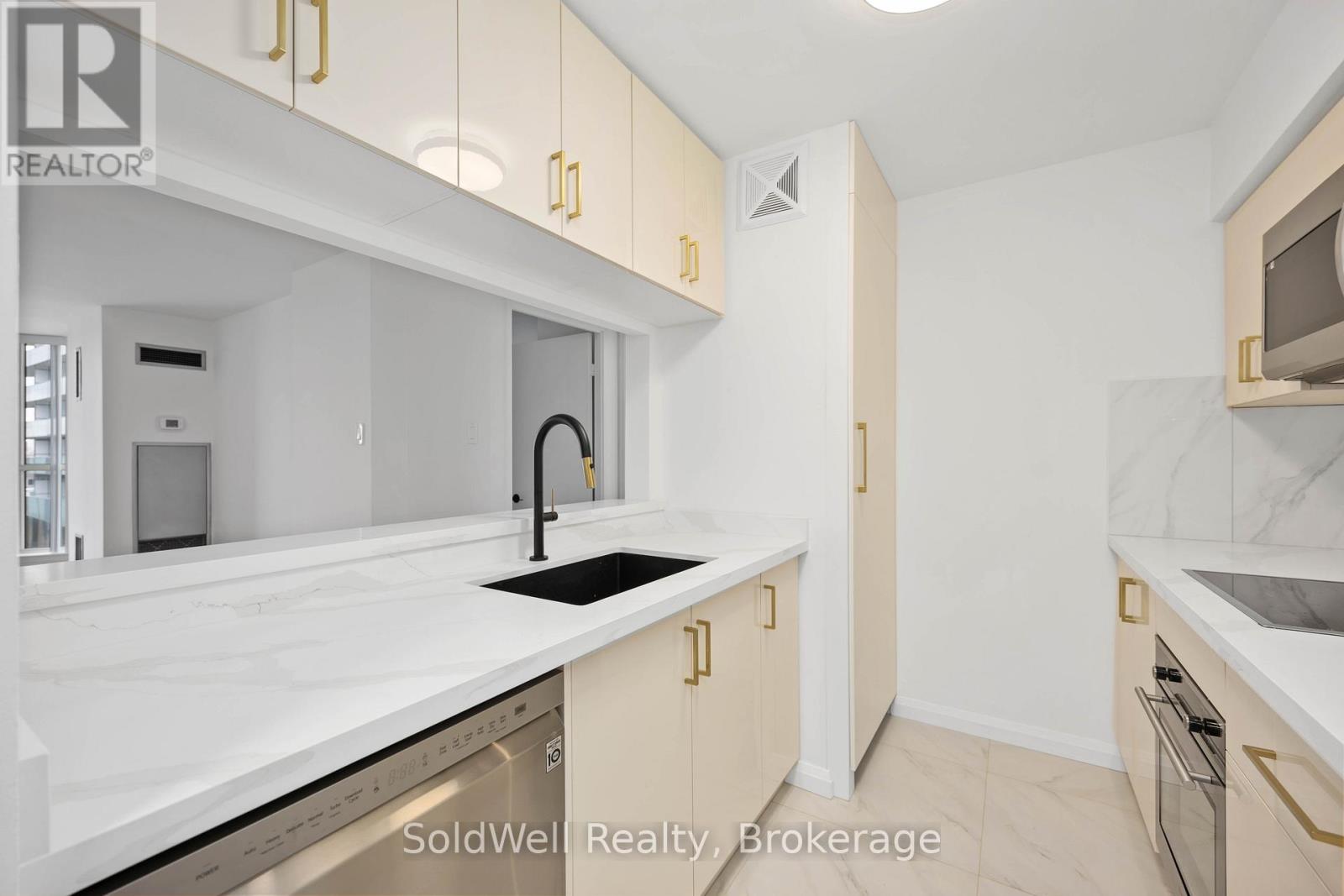 712 - 1055 Bay Street, Toronto, Ontario  M5S 3A3 - Photo 5 - C12790582